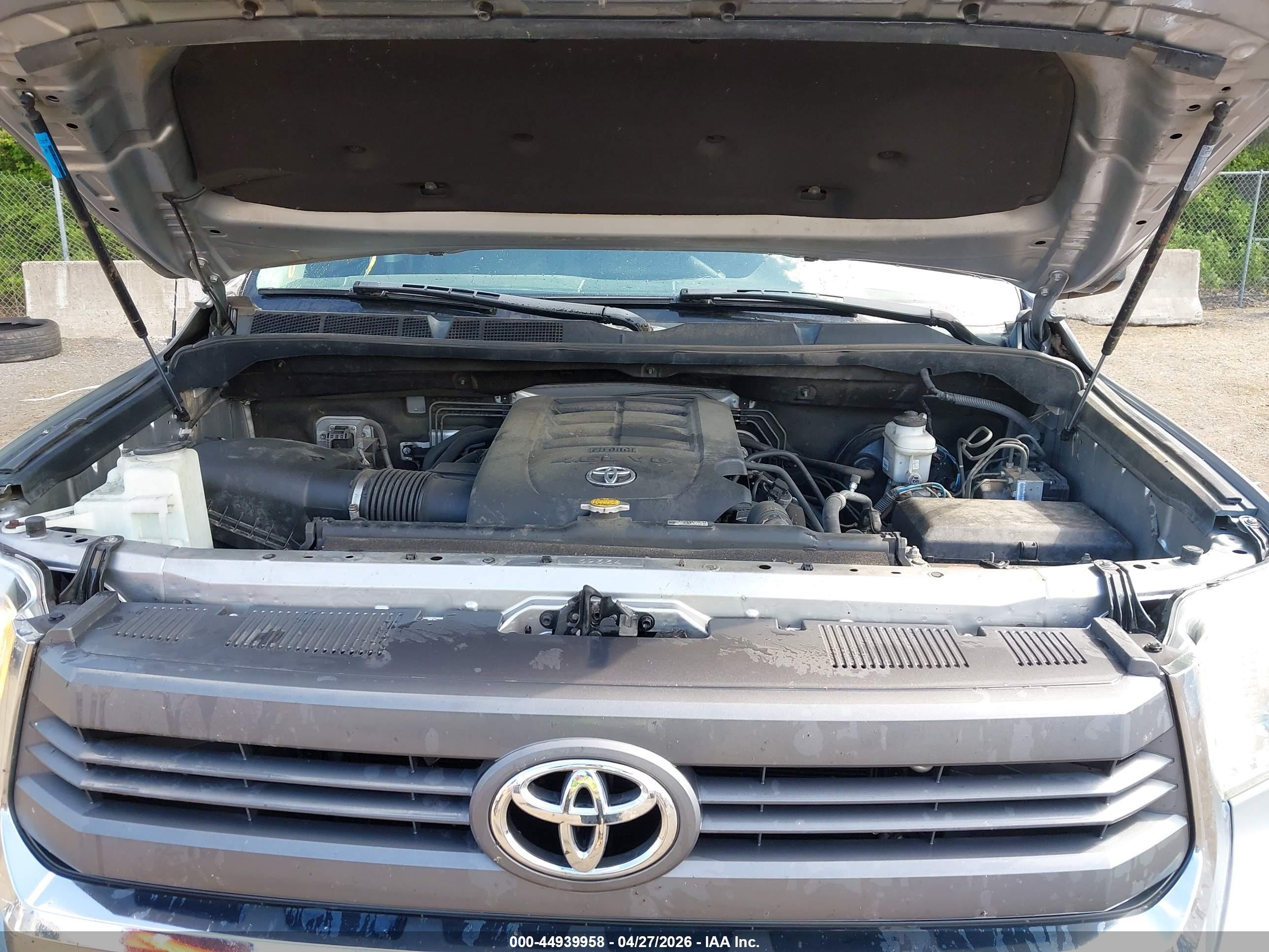 TOYOTA TUNDRA image 10