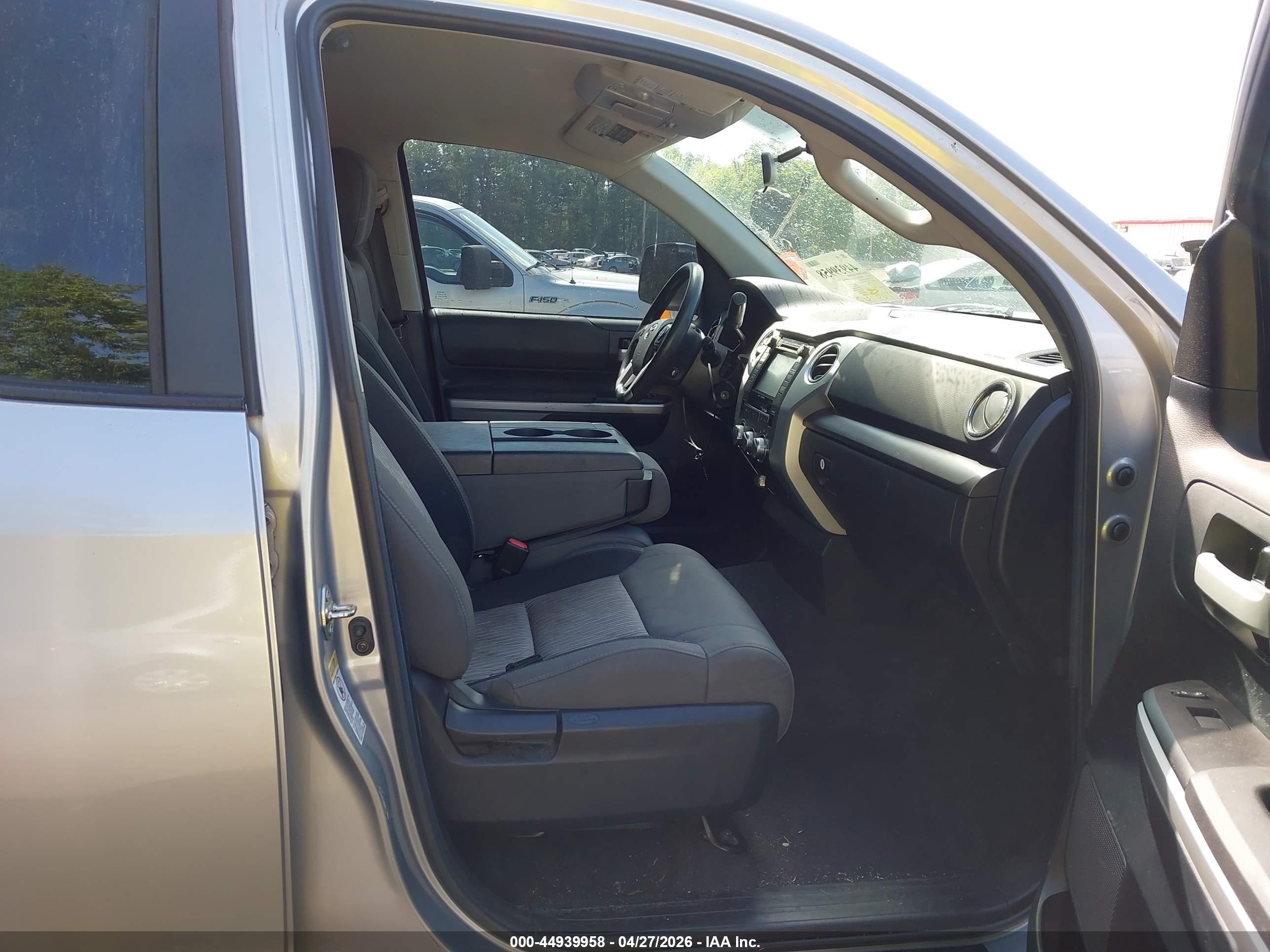 TOYOTA TUNDRA image 5