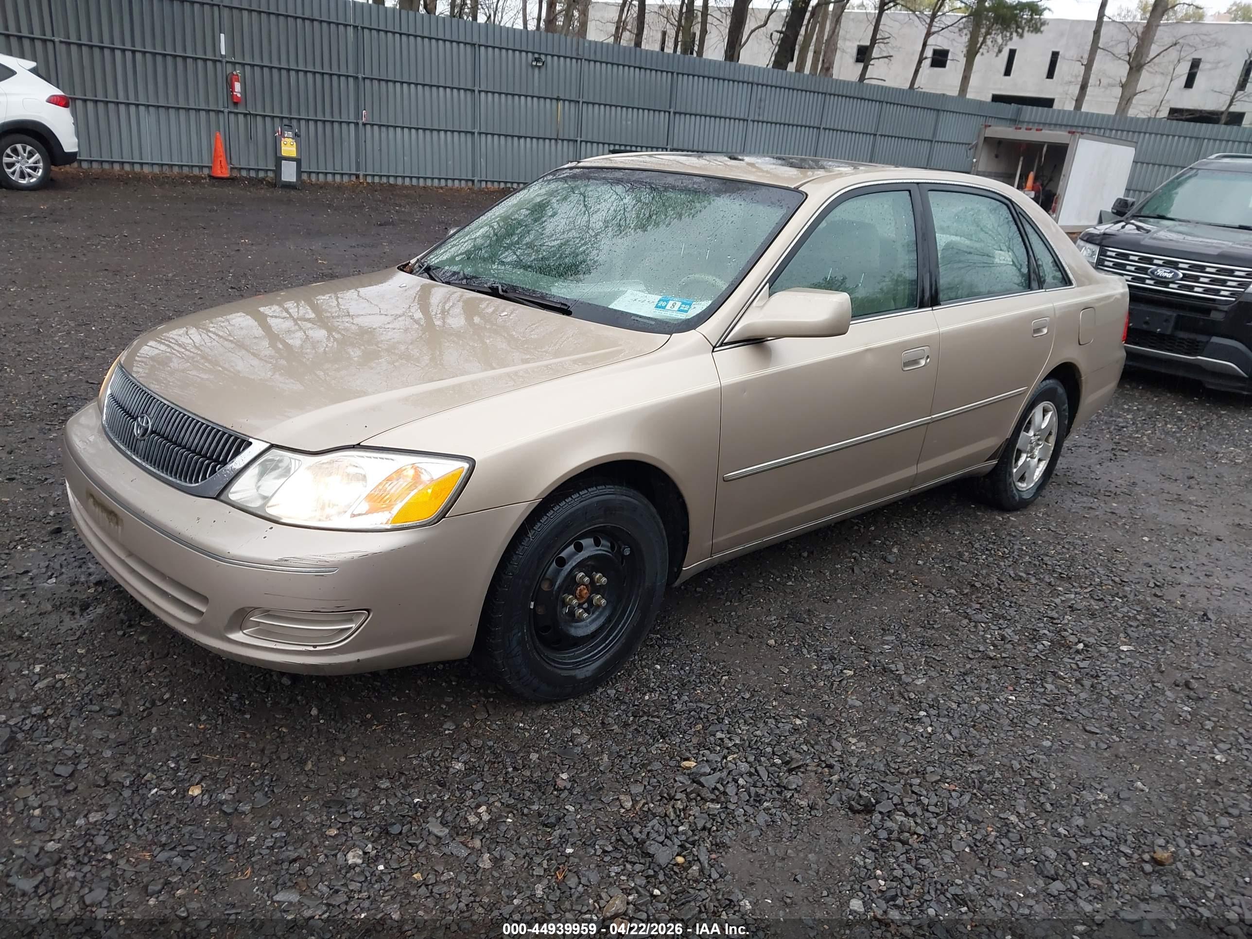 TOYOTA AVALON image 2