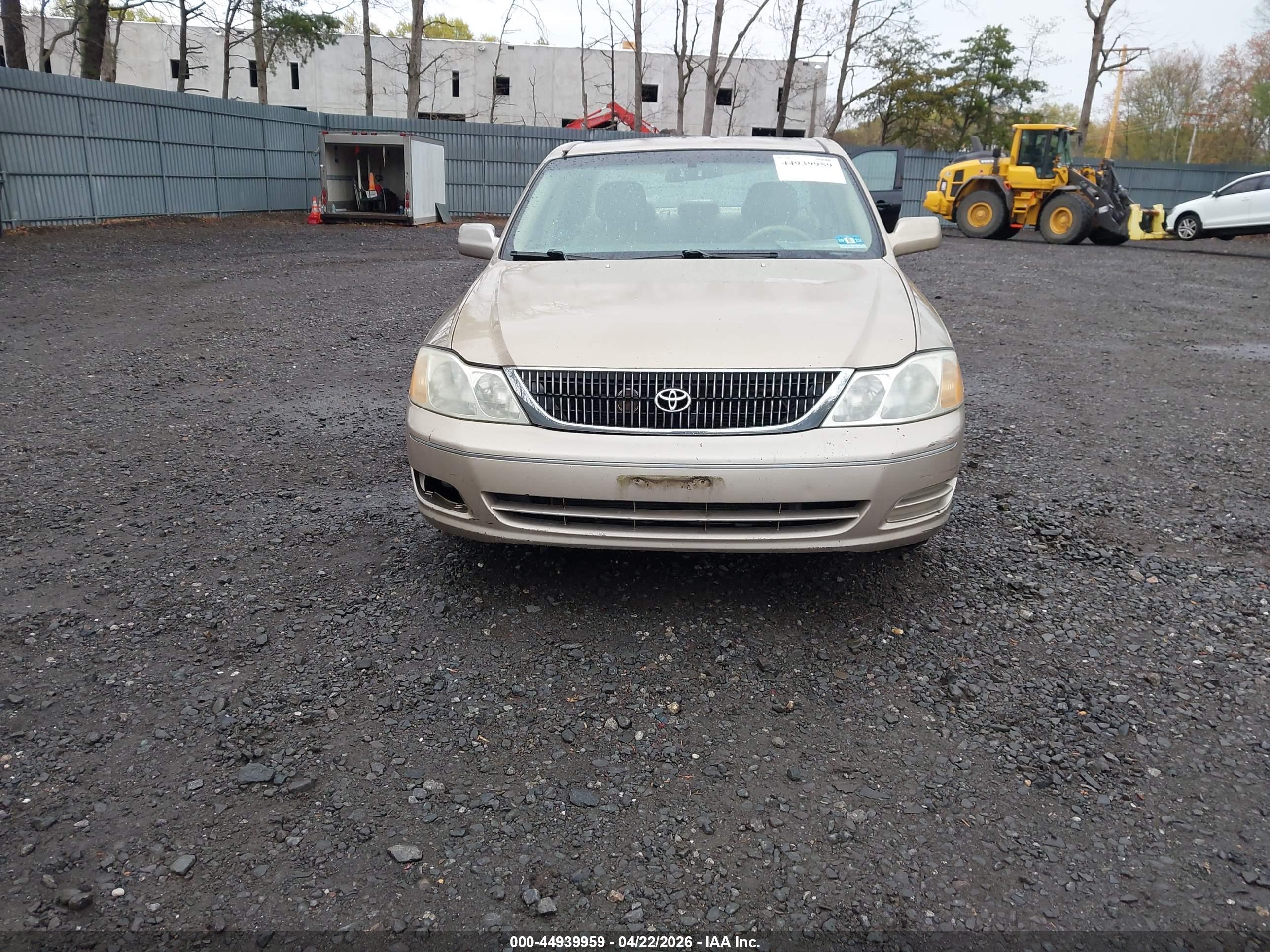 TOYOTA AVALON image 6