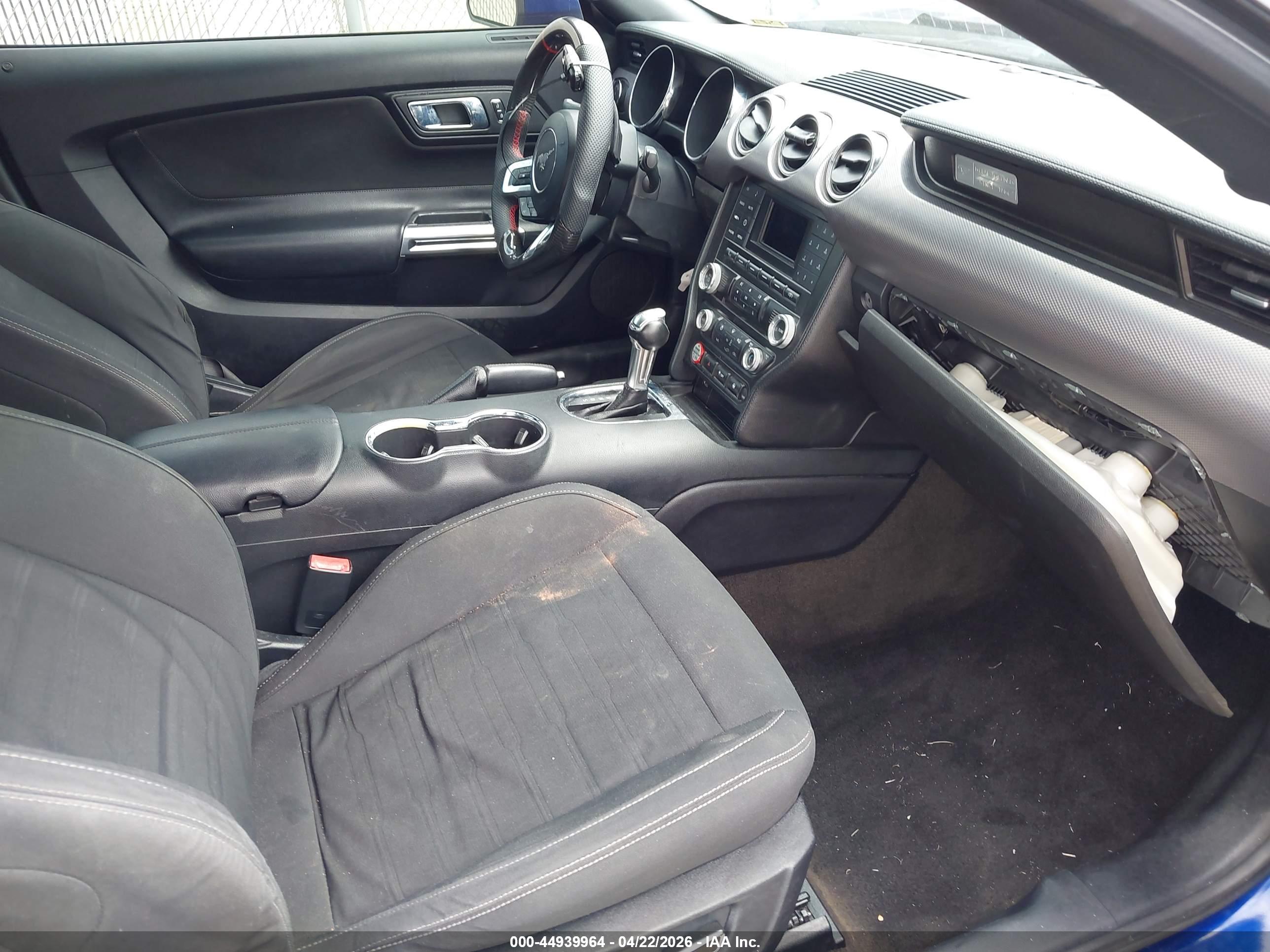 FORD MUSTANG image 5