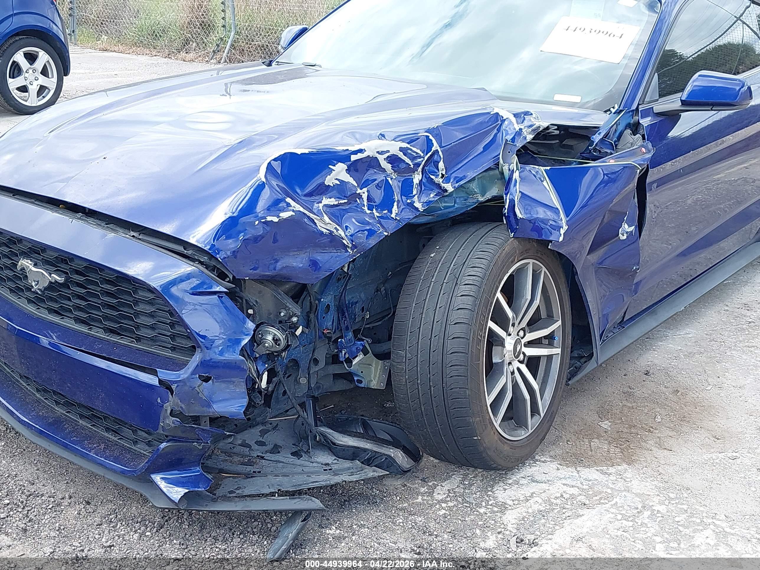 FORD MUSTANG image 6