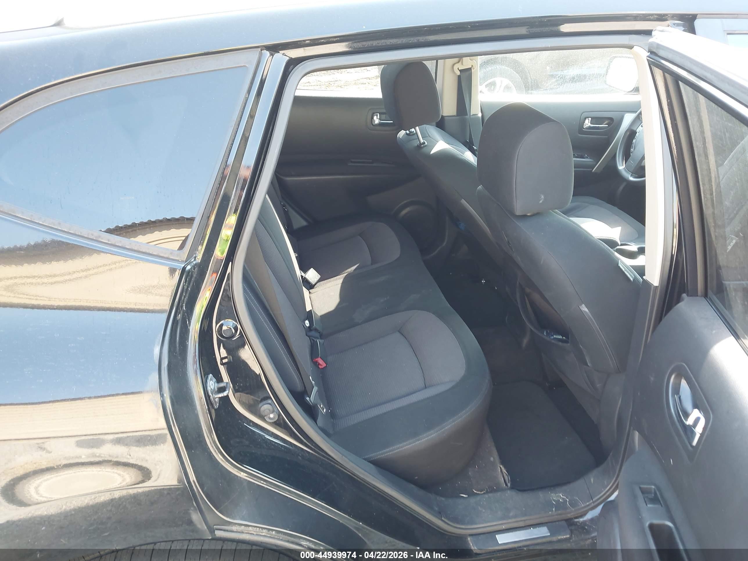 NISSAN ROGUE image 8