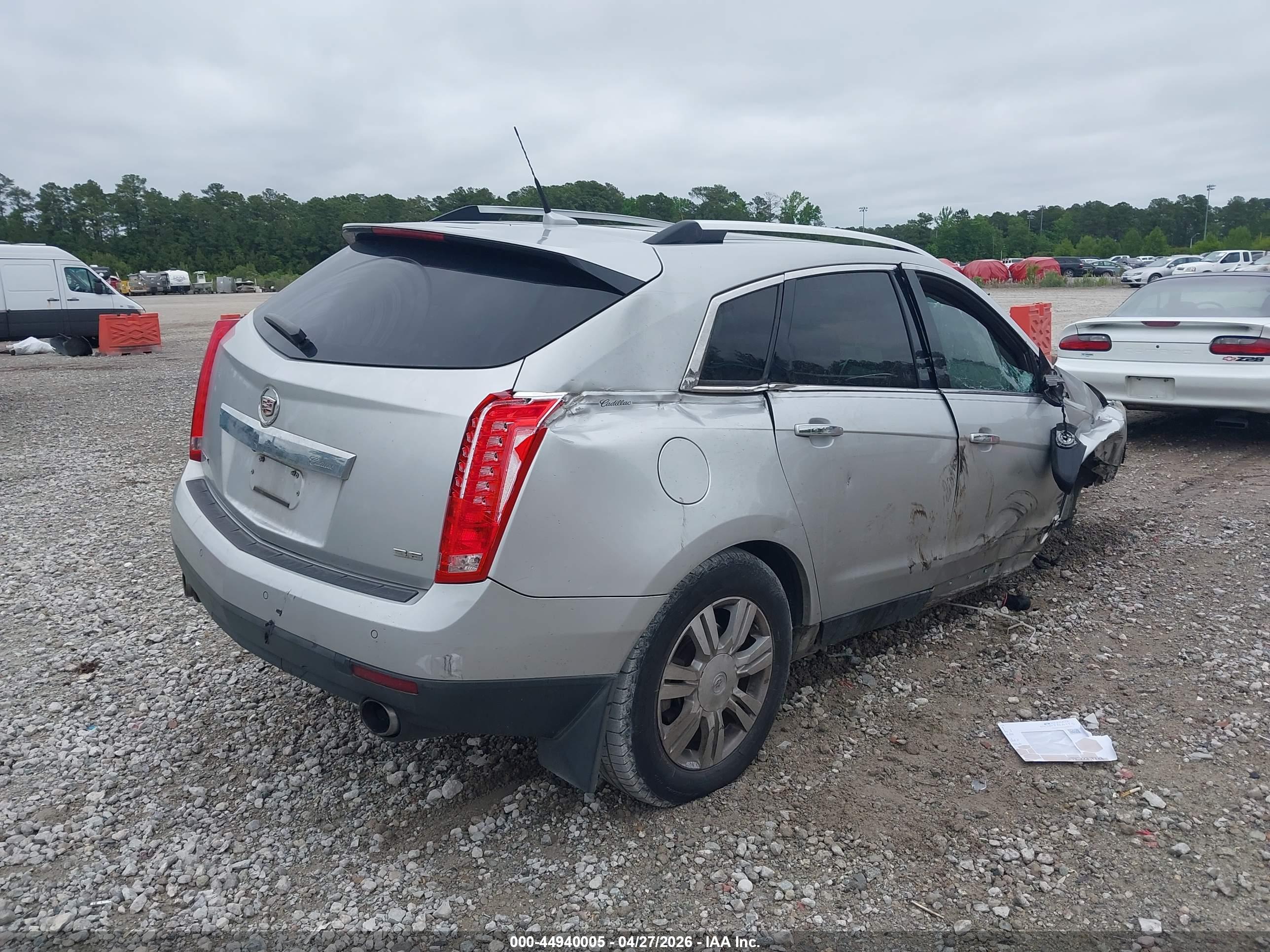 CADILLAC SRX image 4