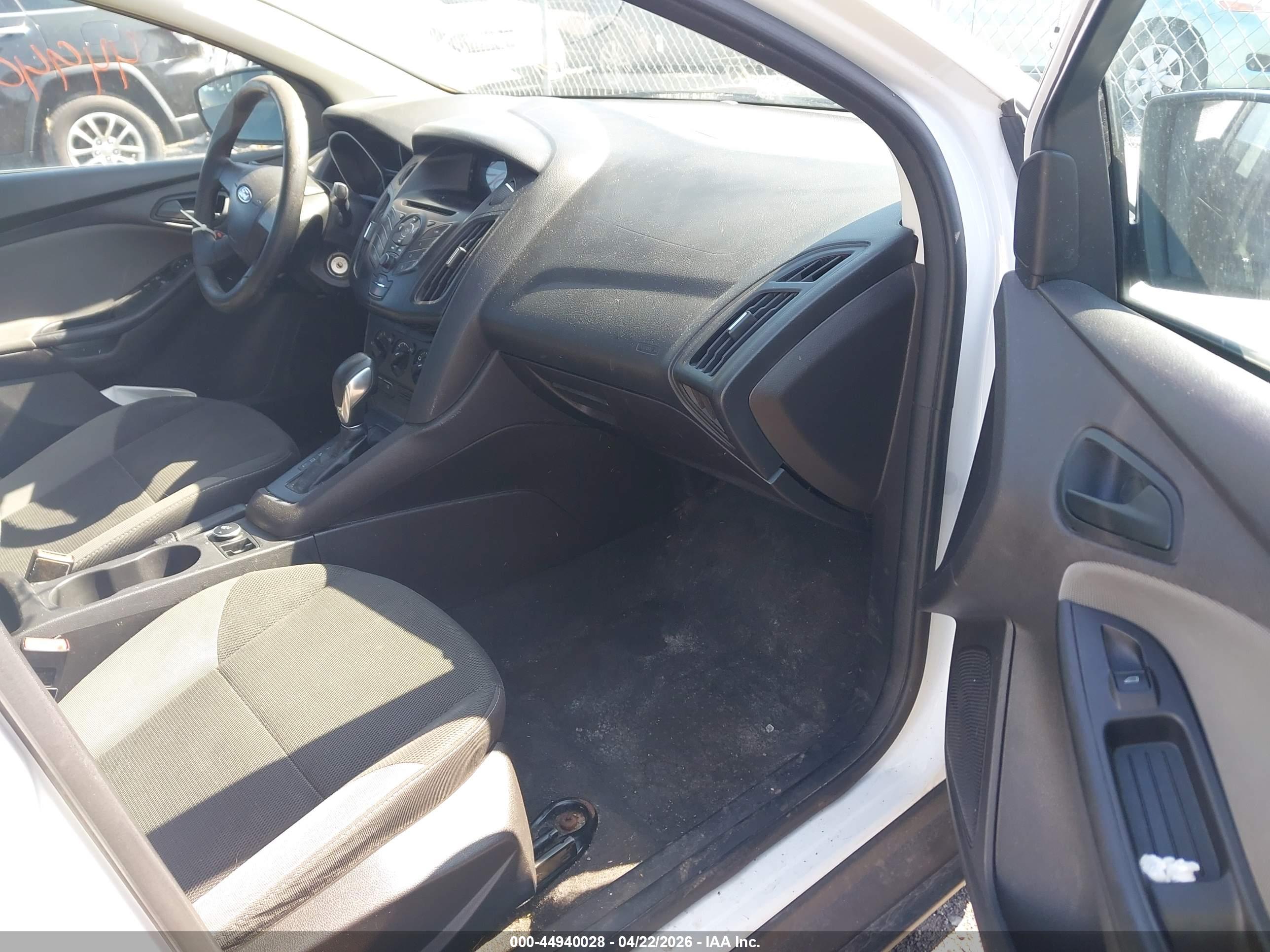 FORD FOCUS image 5