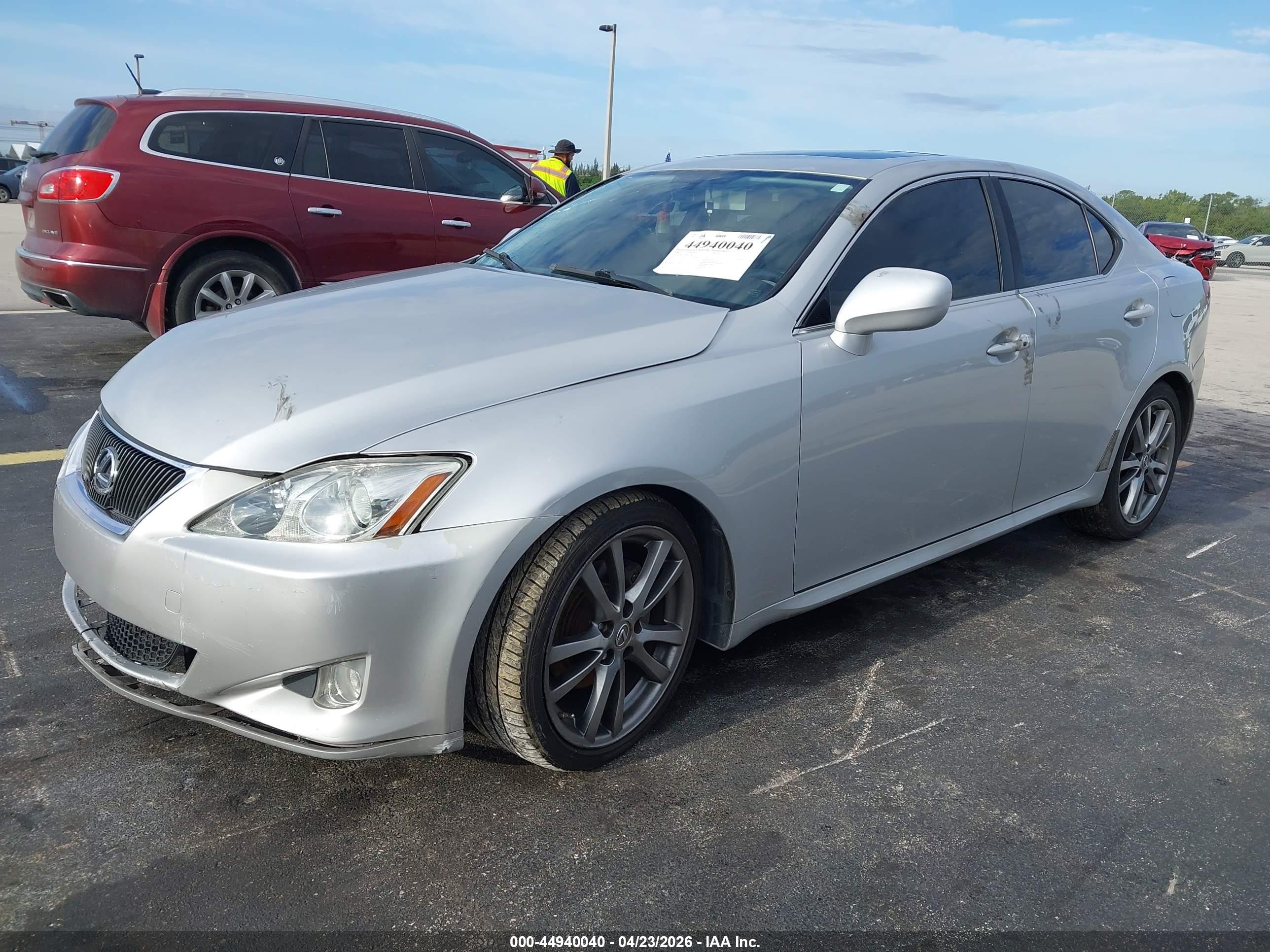 LEXUS IS image 2