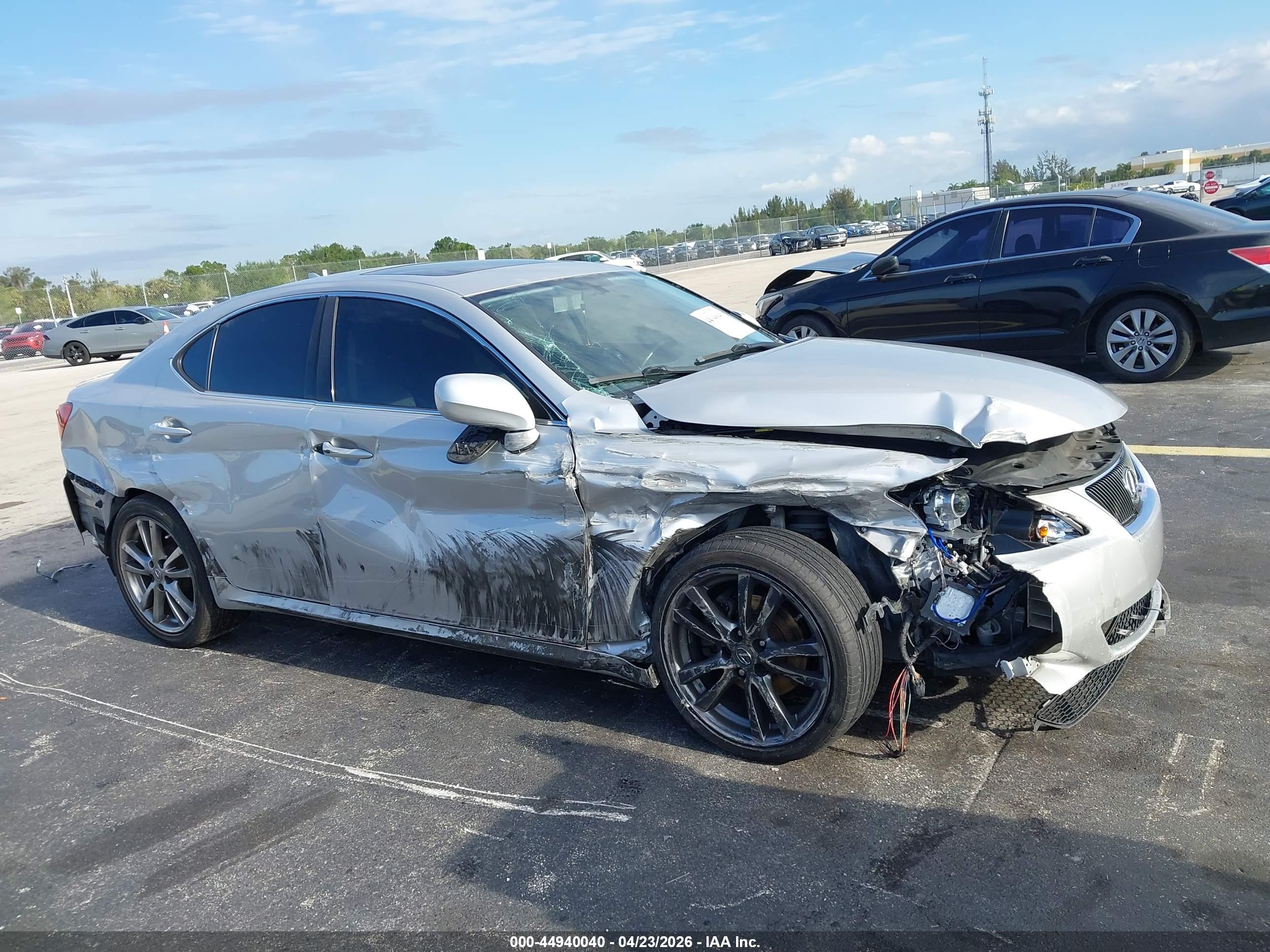 LEXUS IS image 6