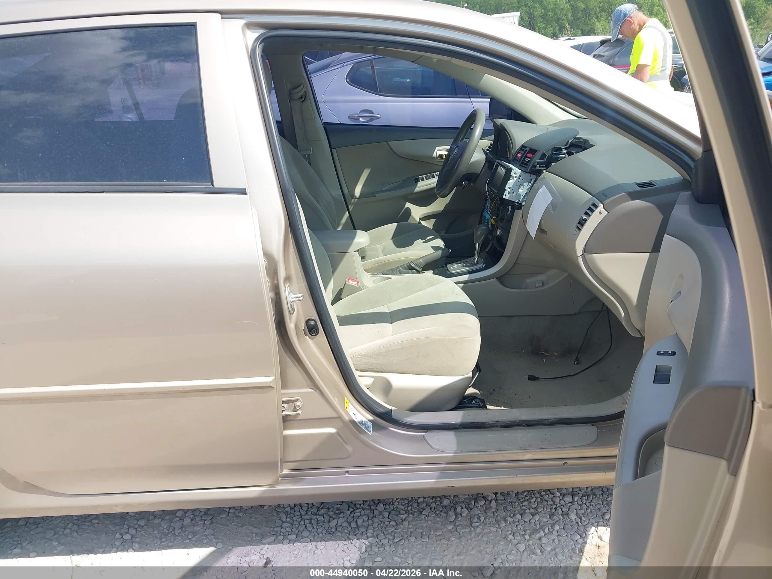 TOYOTA COROLLA image 5