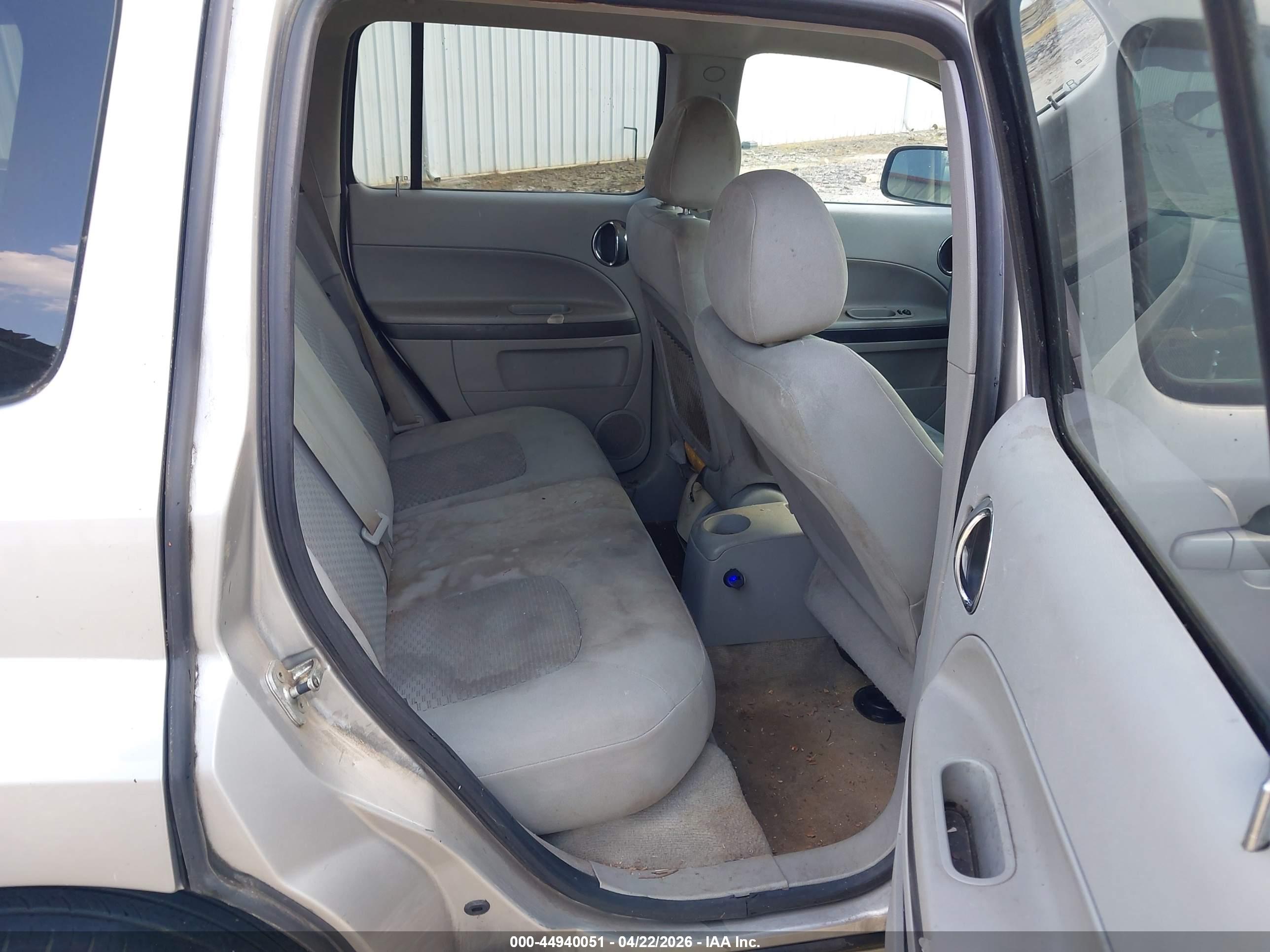 CHEVROLET HHR image 8