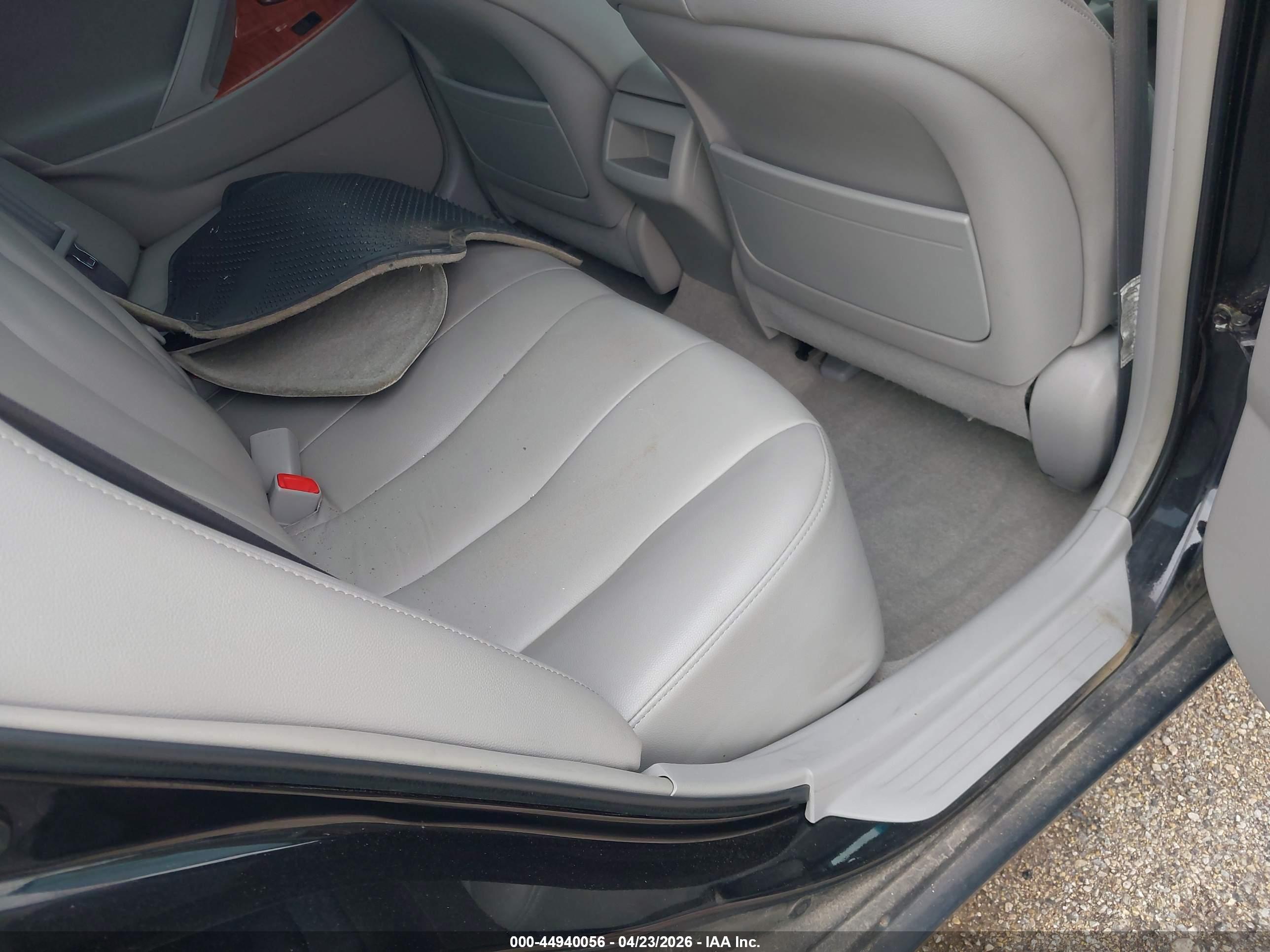 TOYOTA CAMRY image 8