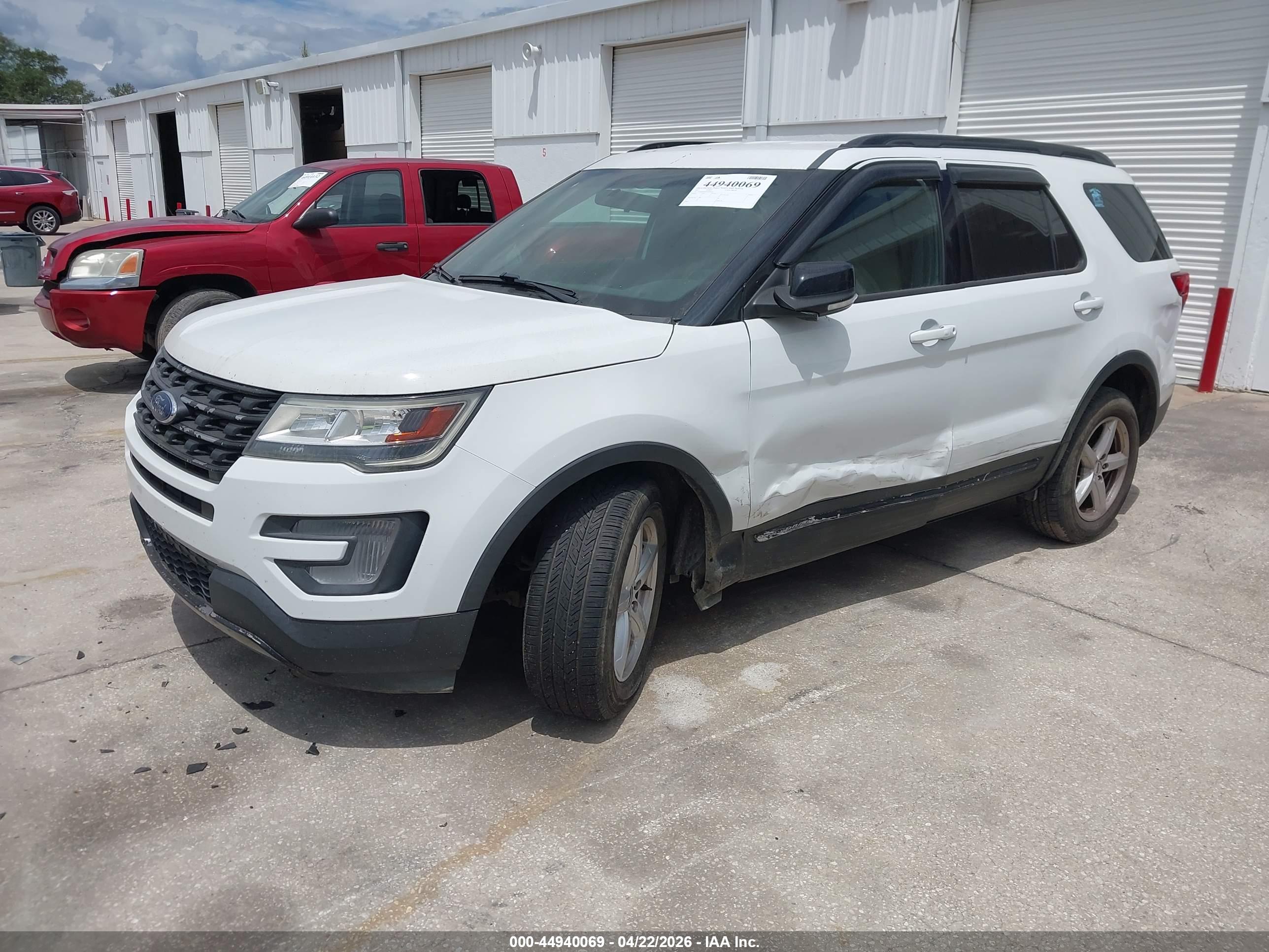 FORD EXPLORER image 2