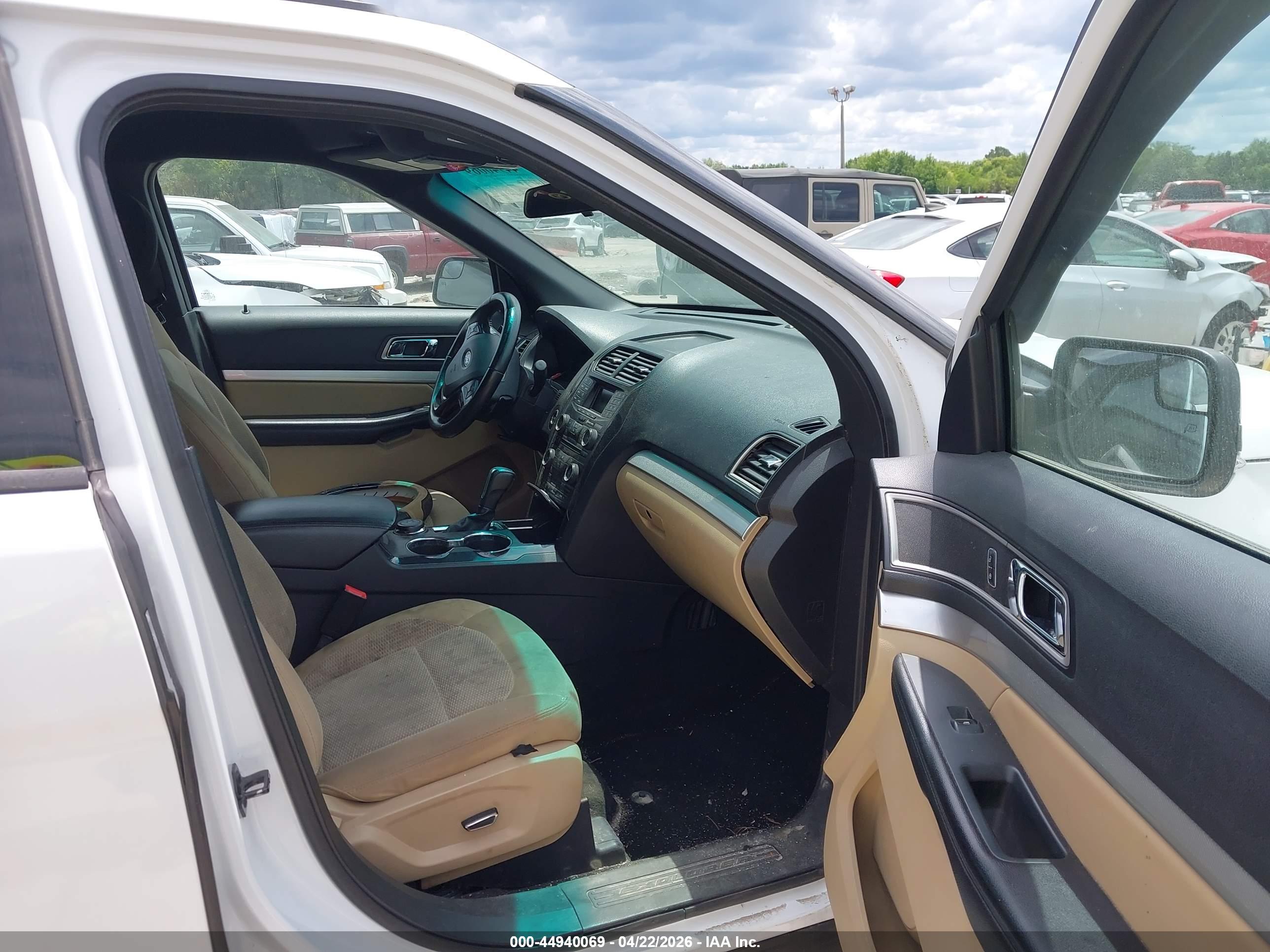 FORD EXPLORER image 5
