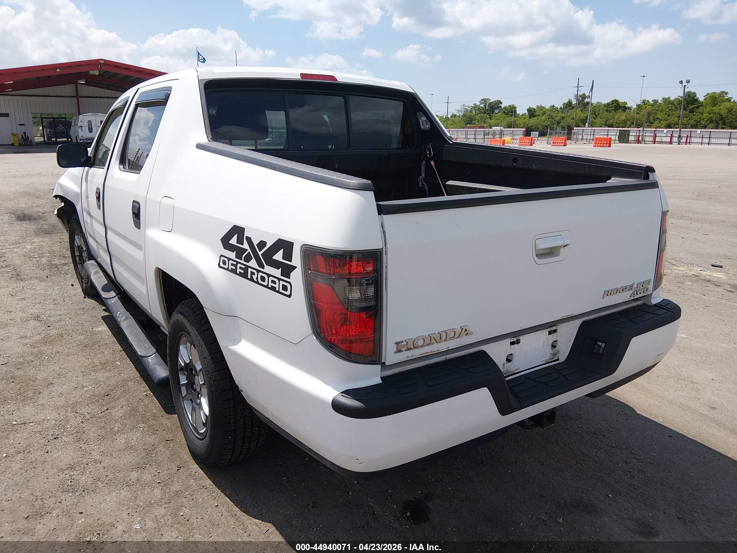 HONDA RIDGELINE image 3