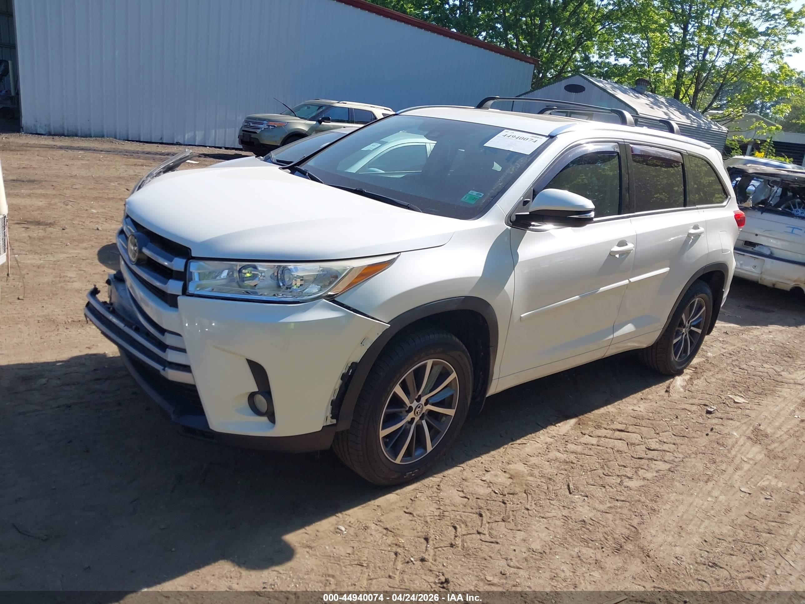 TOYOTA HIGHLANDER image 2