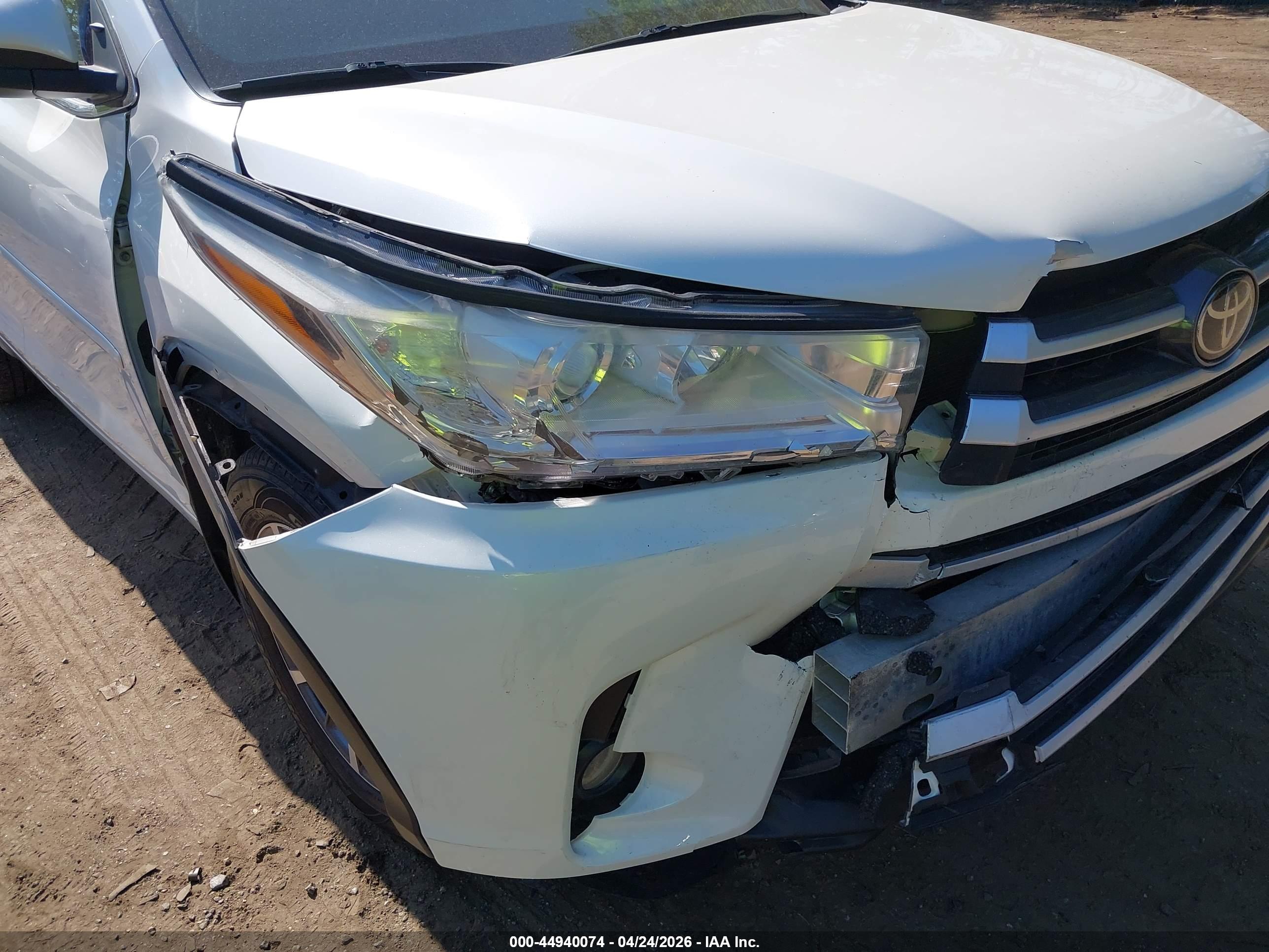 TOYOTA HIGHLANDER image 6