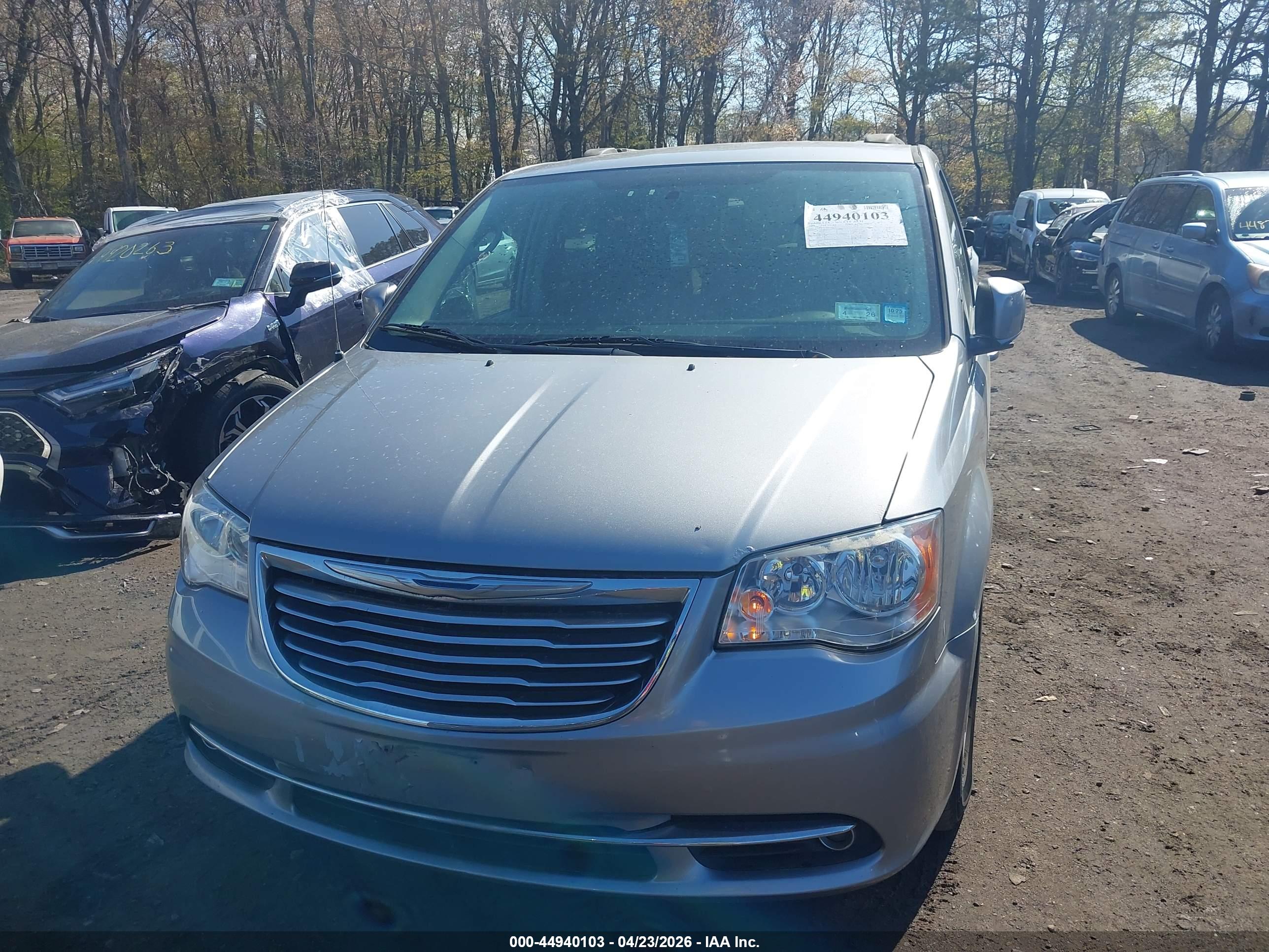 CHRYSLER TOWN image 6