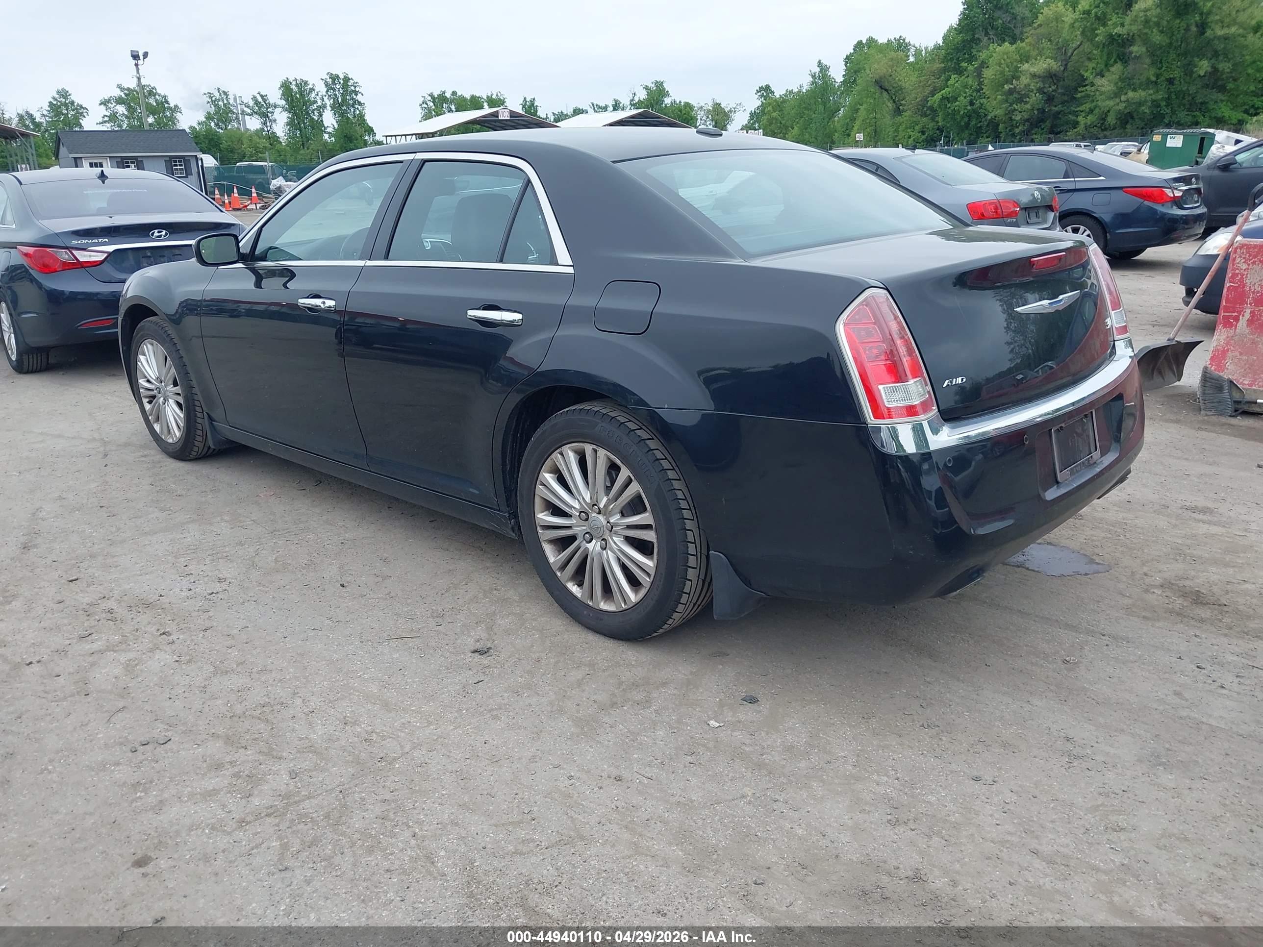 CHRYSLER 300 image 3