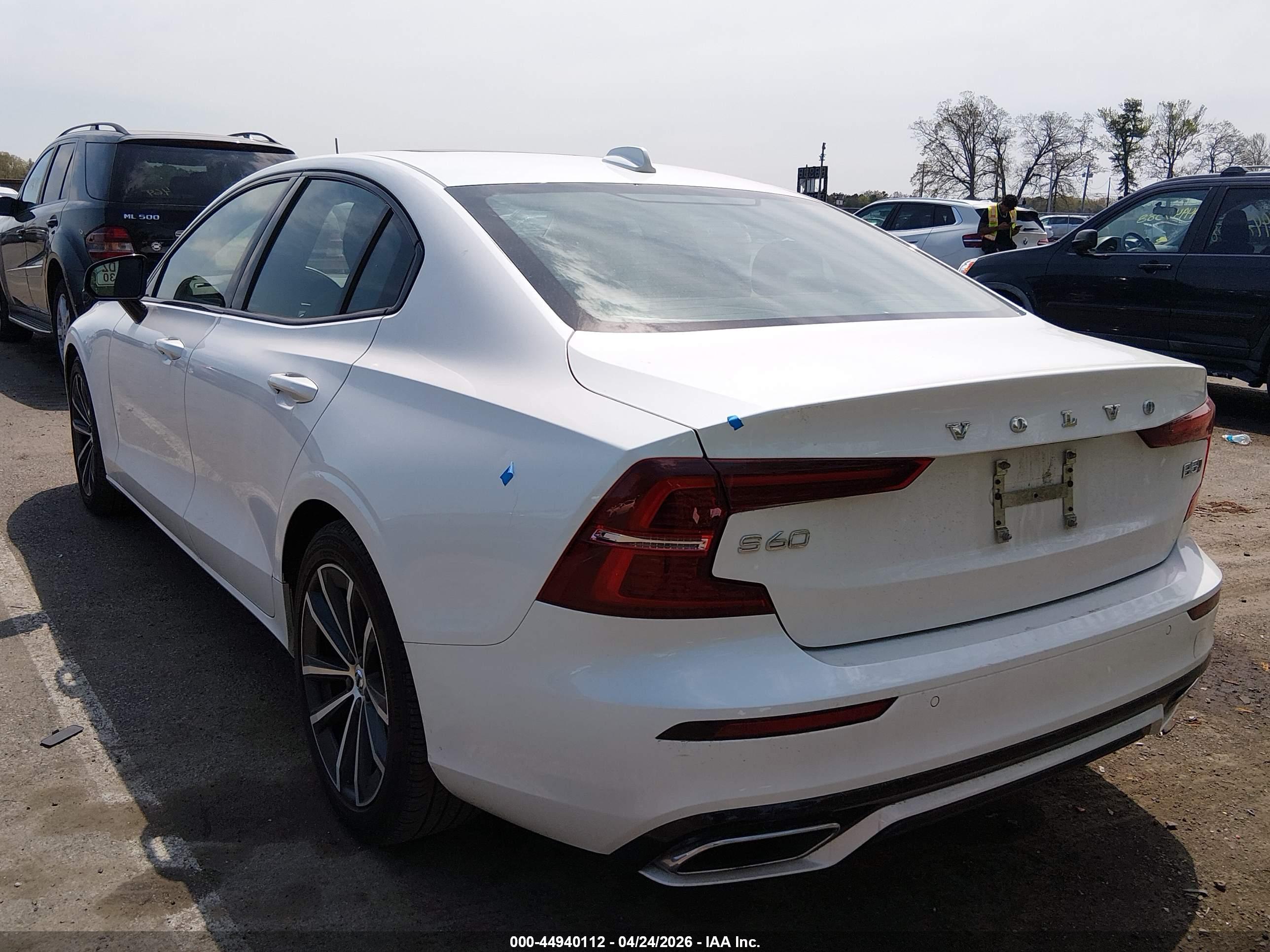 VOLVO S60 image 3