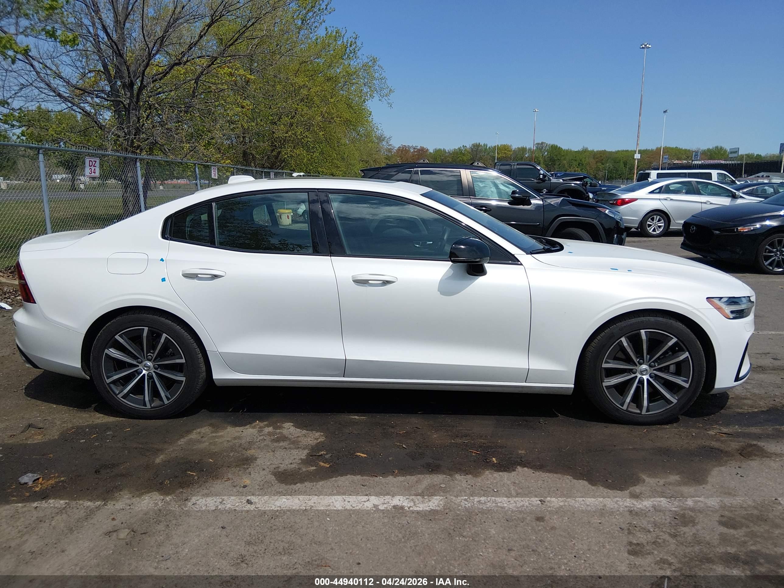 VOLVO S60 image 6