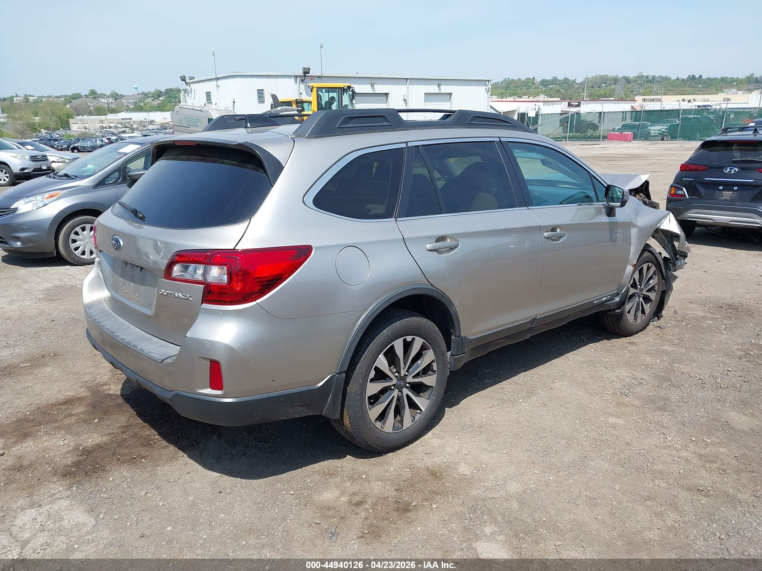 SUBARU OUTBACK image 4