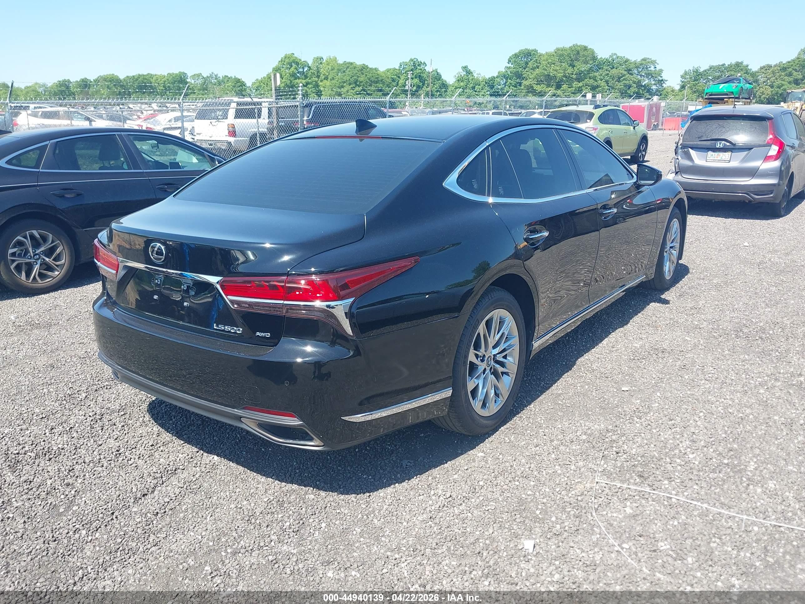 LEXUS LS image 4
