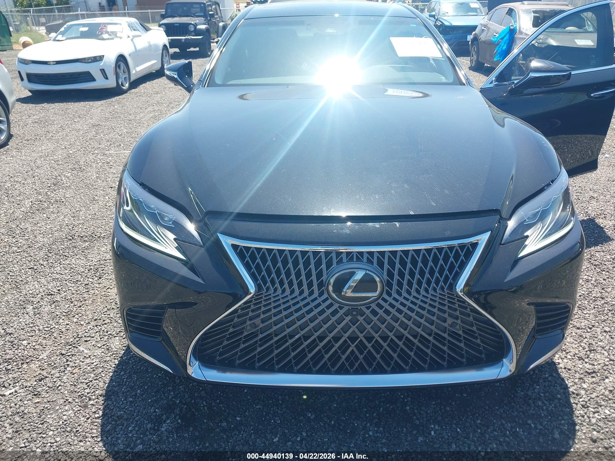 LEXUS LS image 6