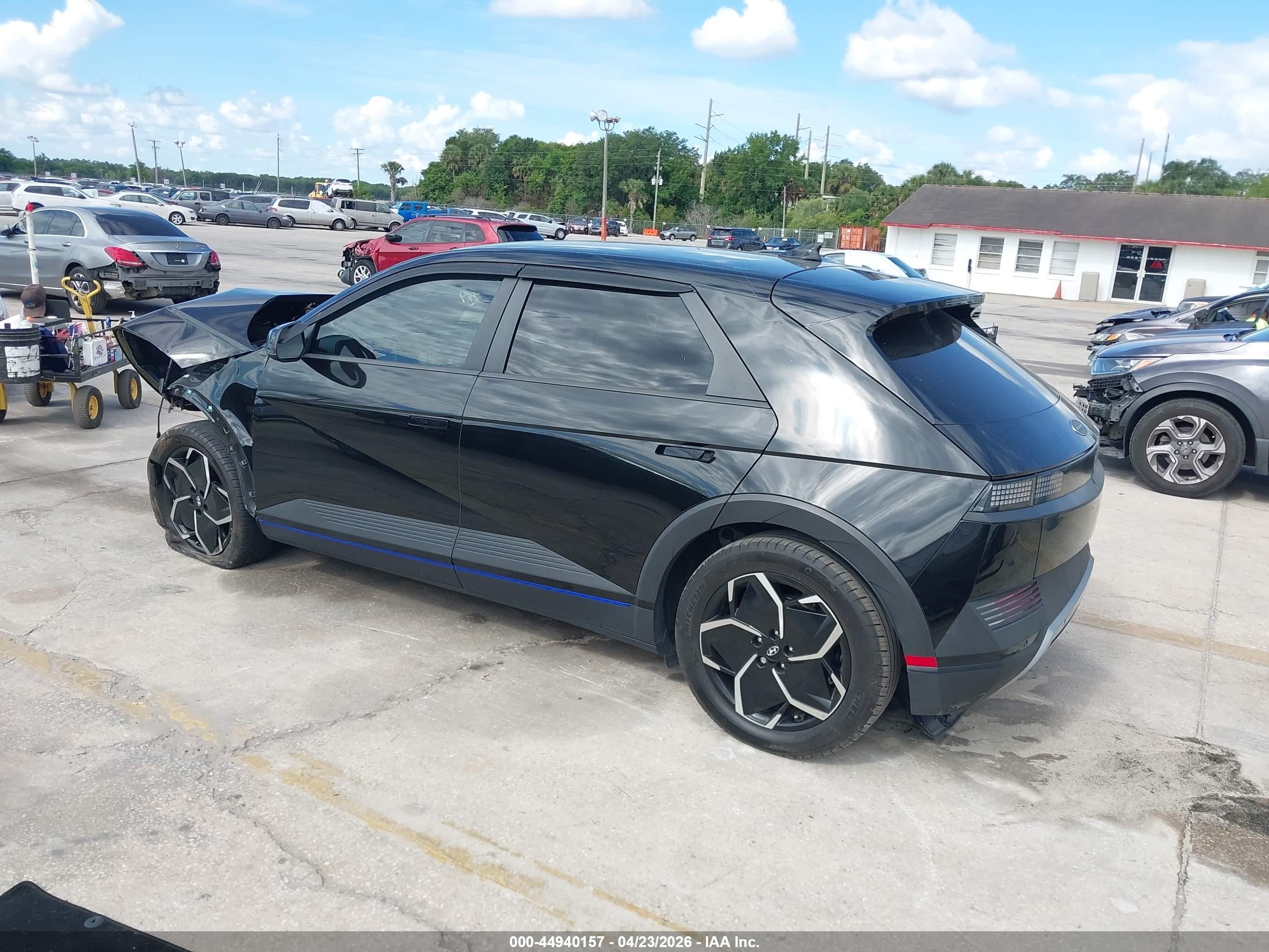 HYUNDAI IONIQ image 3