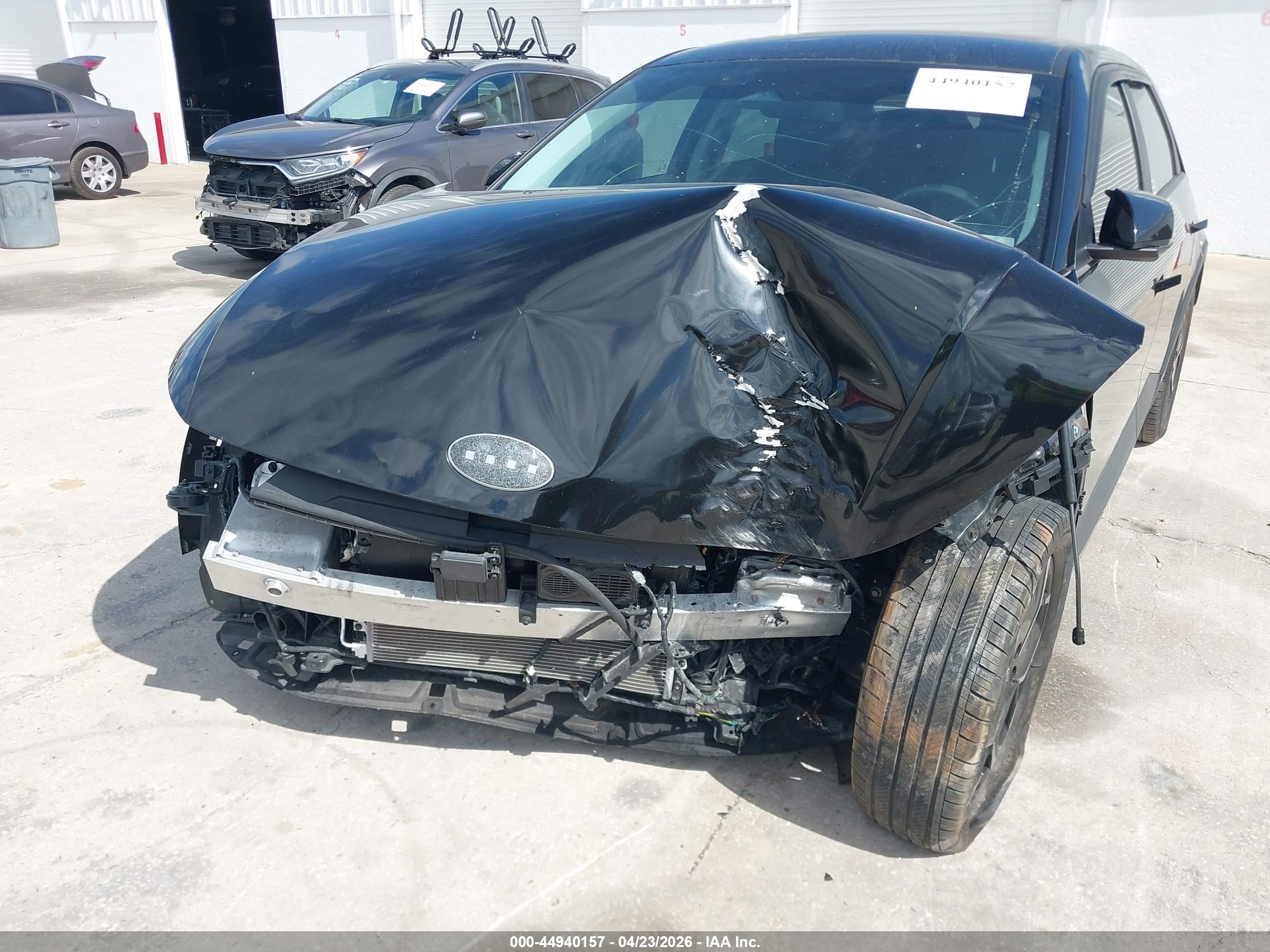 HYUNDAI IONIQ image 6