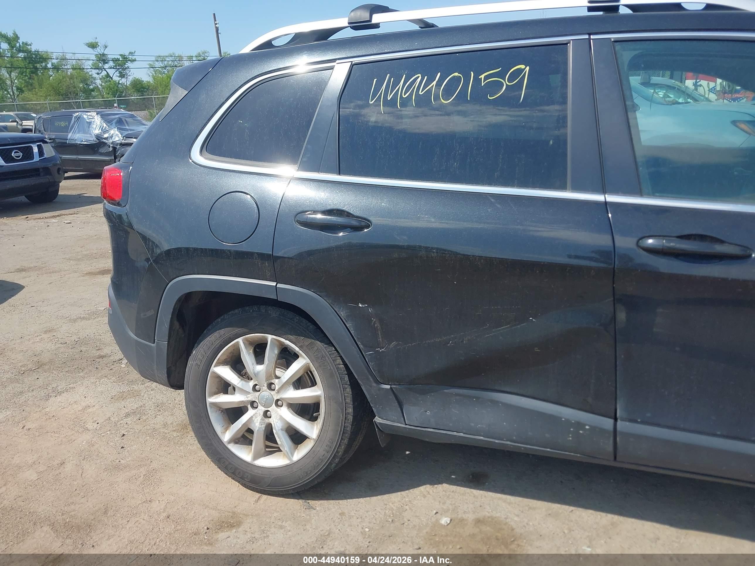 JEEP CHEROKEE image 6