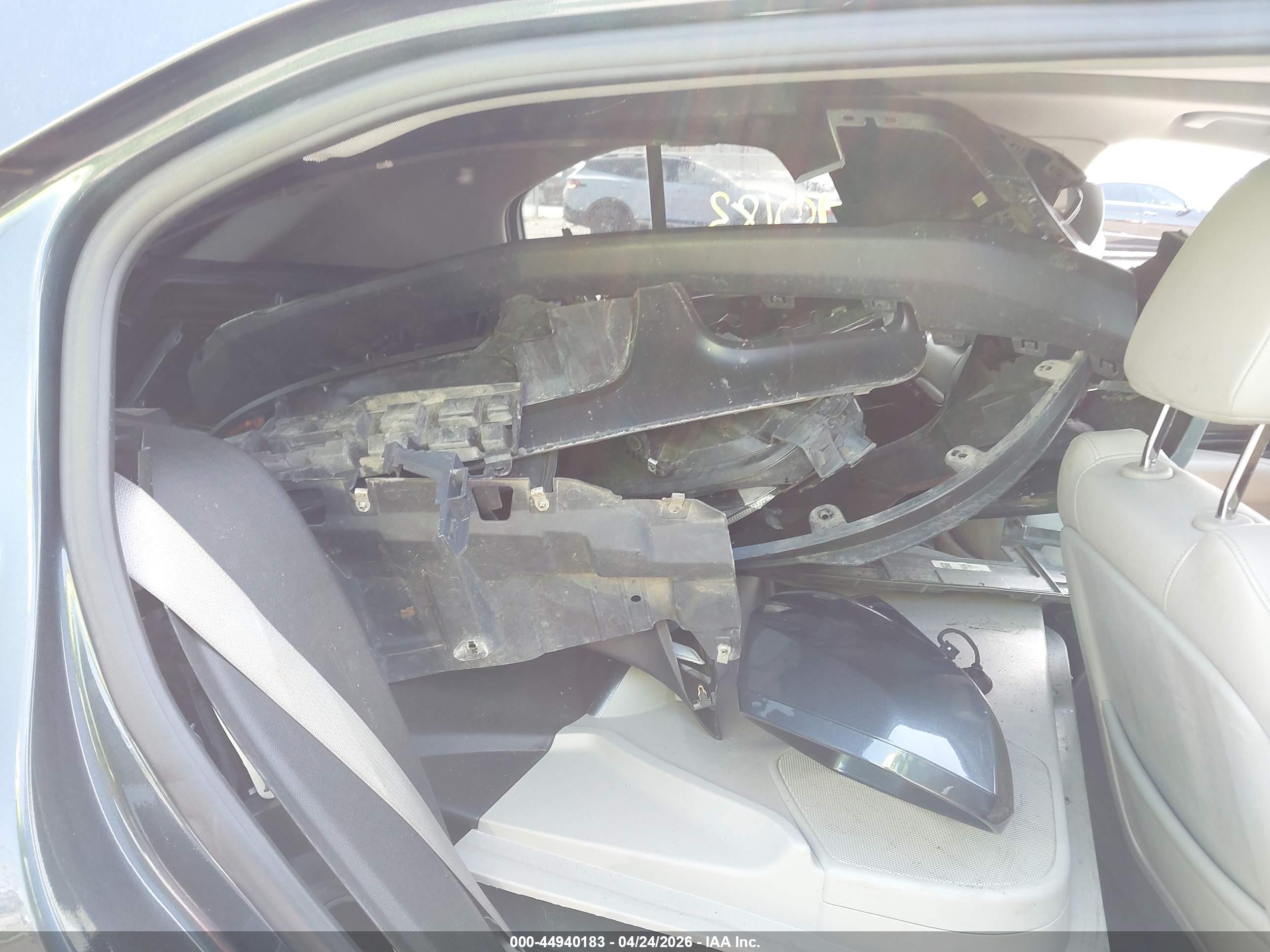 CADILLAC XT4 image 8