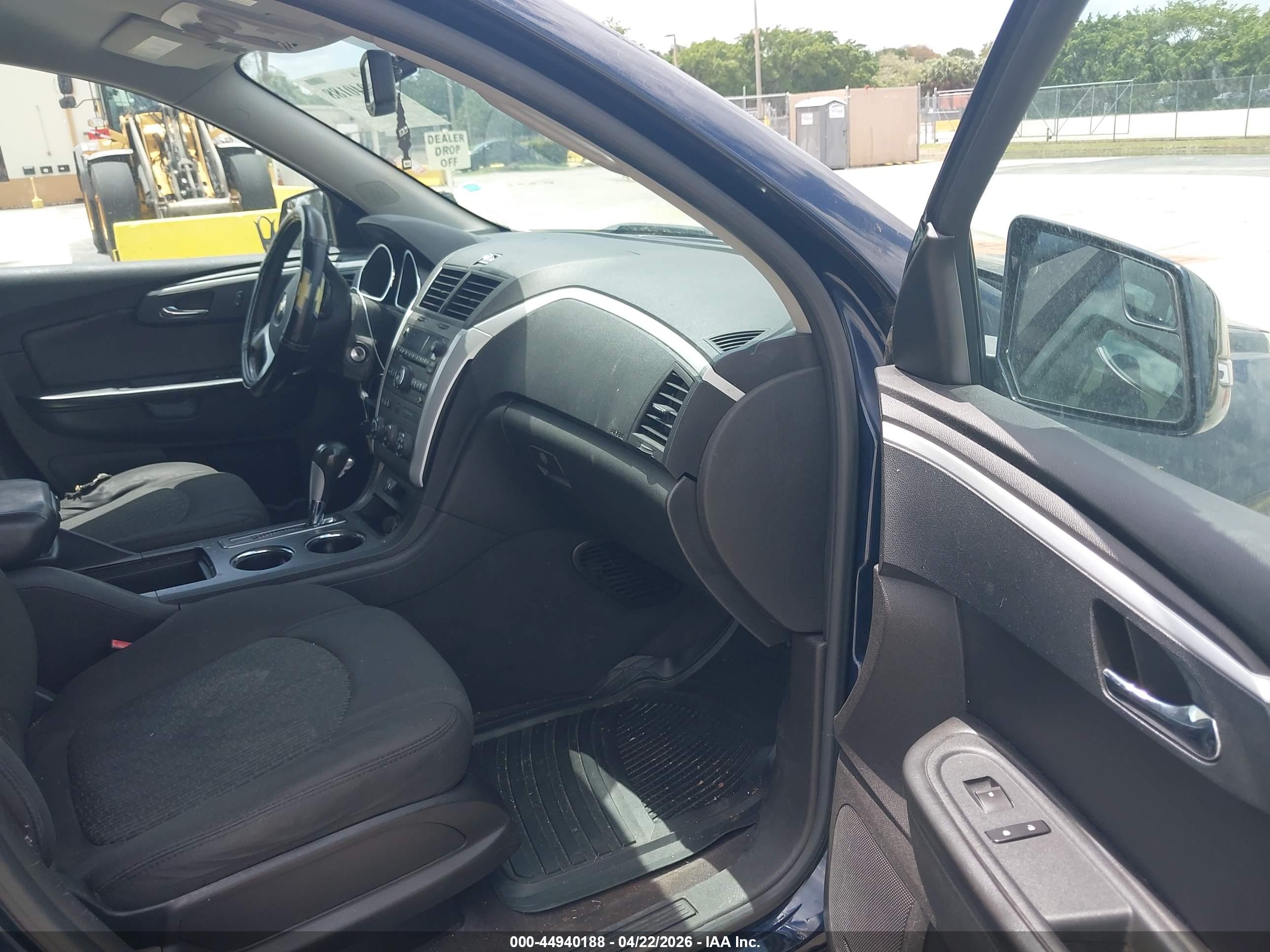 CHEVROLET TRAVERSE image 5