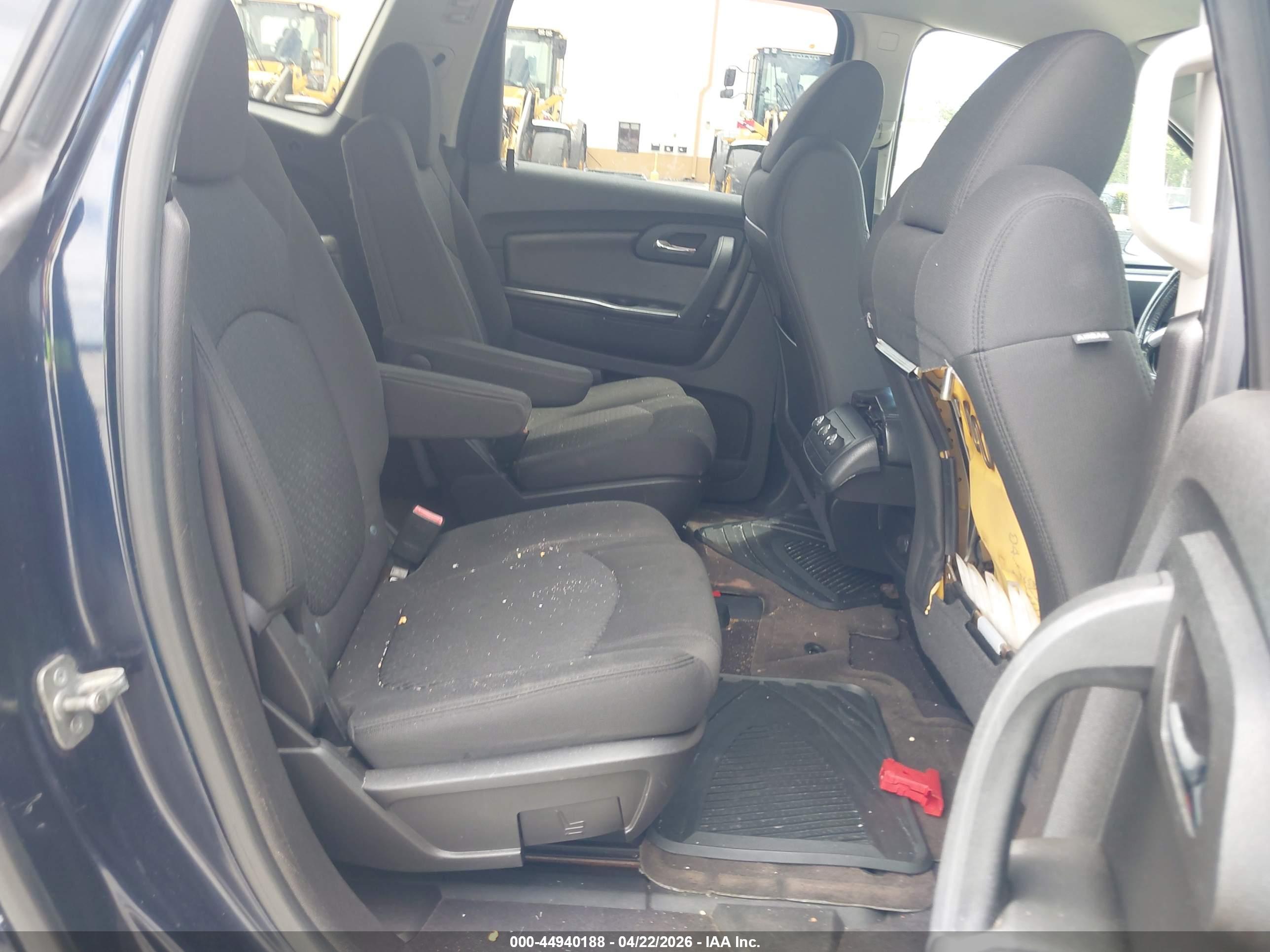 CHEVROLET TRAVERSE image 8