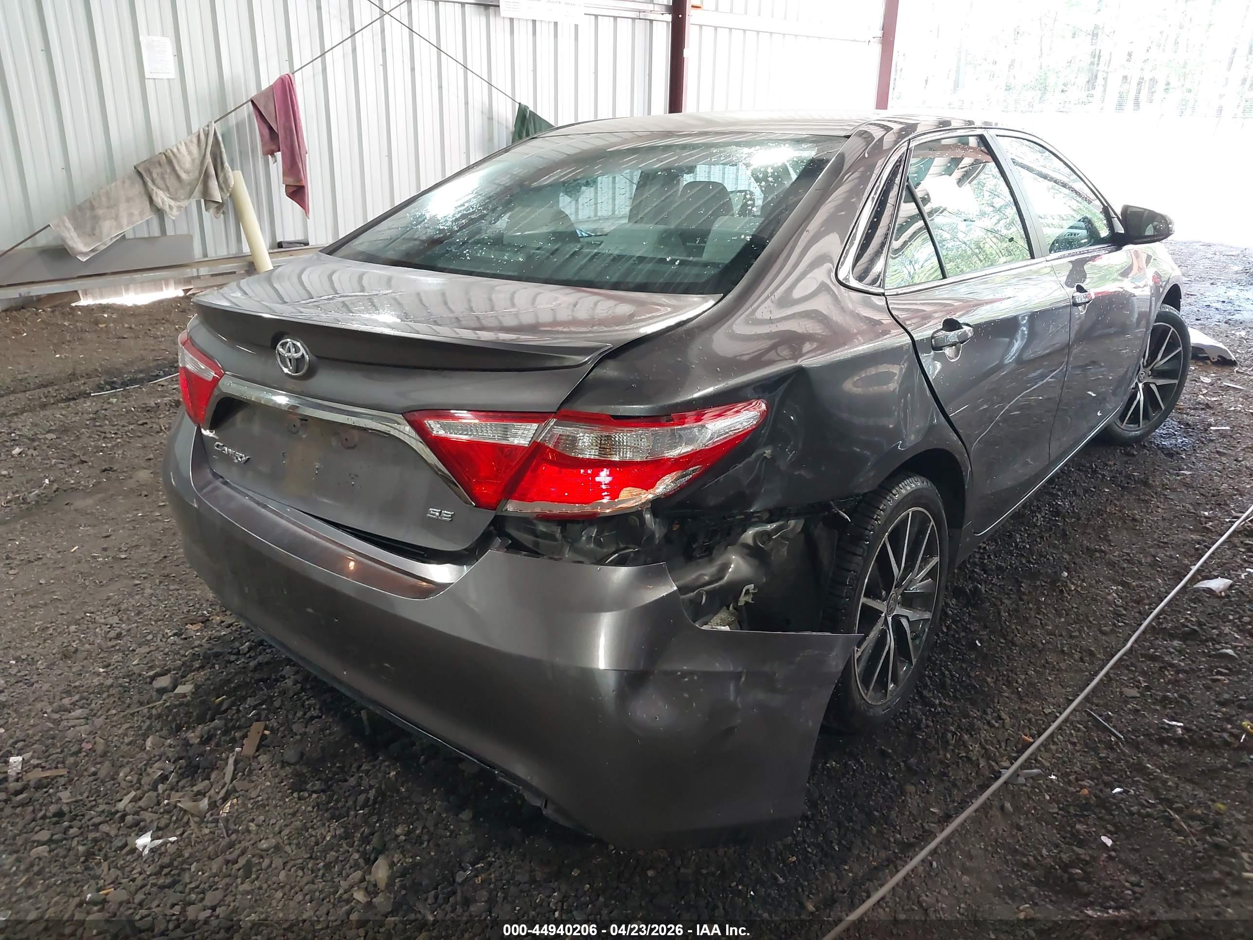TOYOTA CAMRY image 4