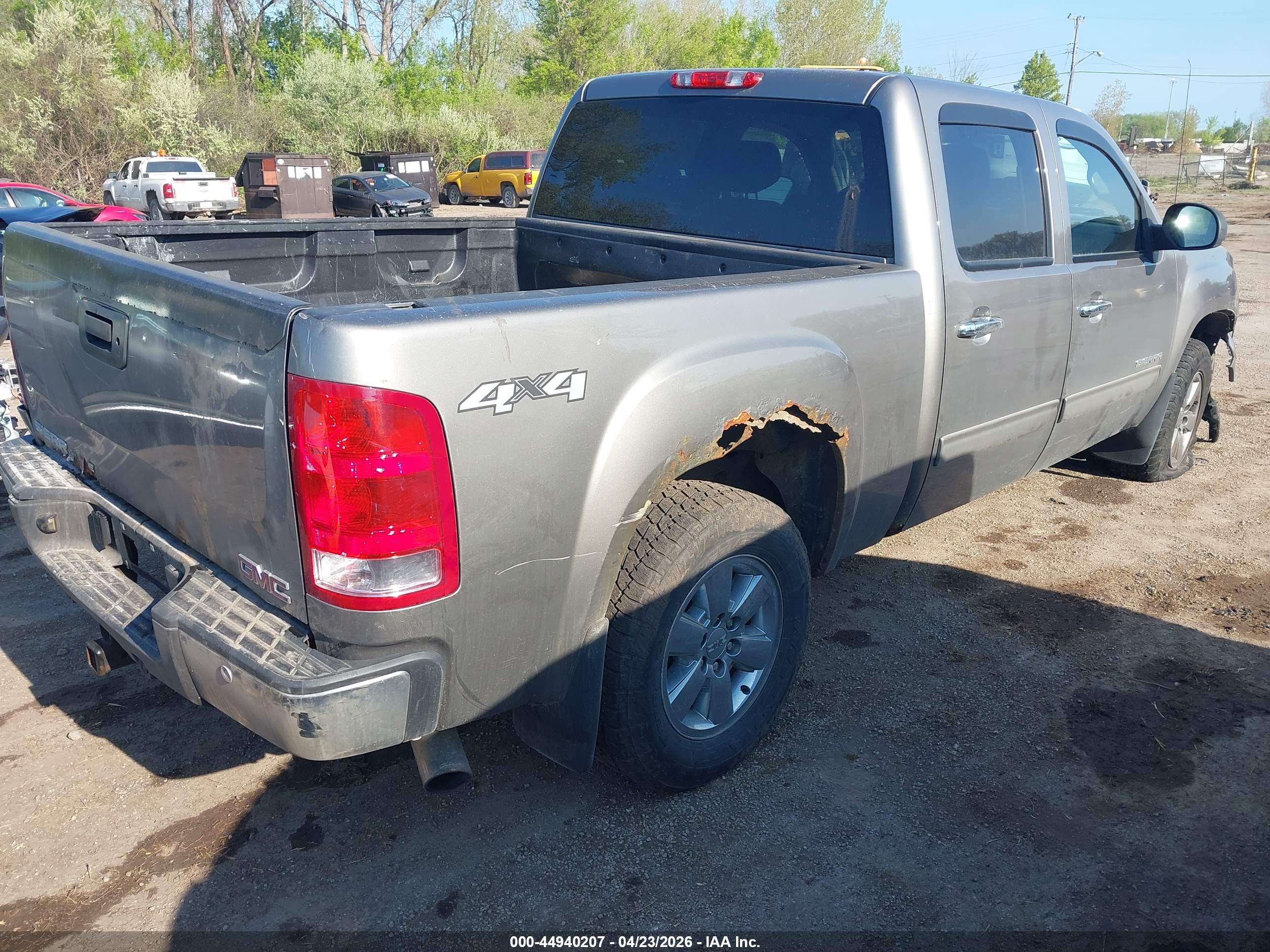 GMC SIERRA image 4