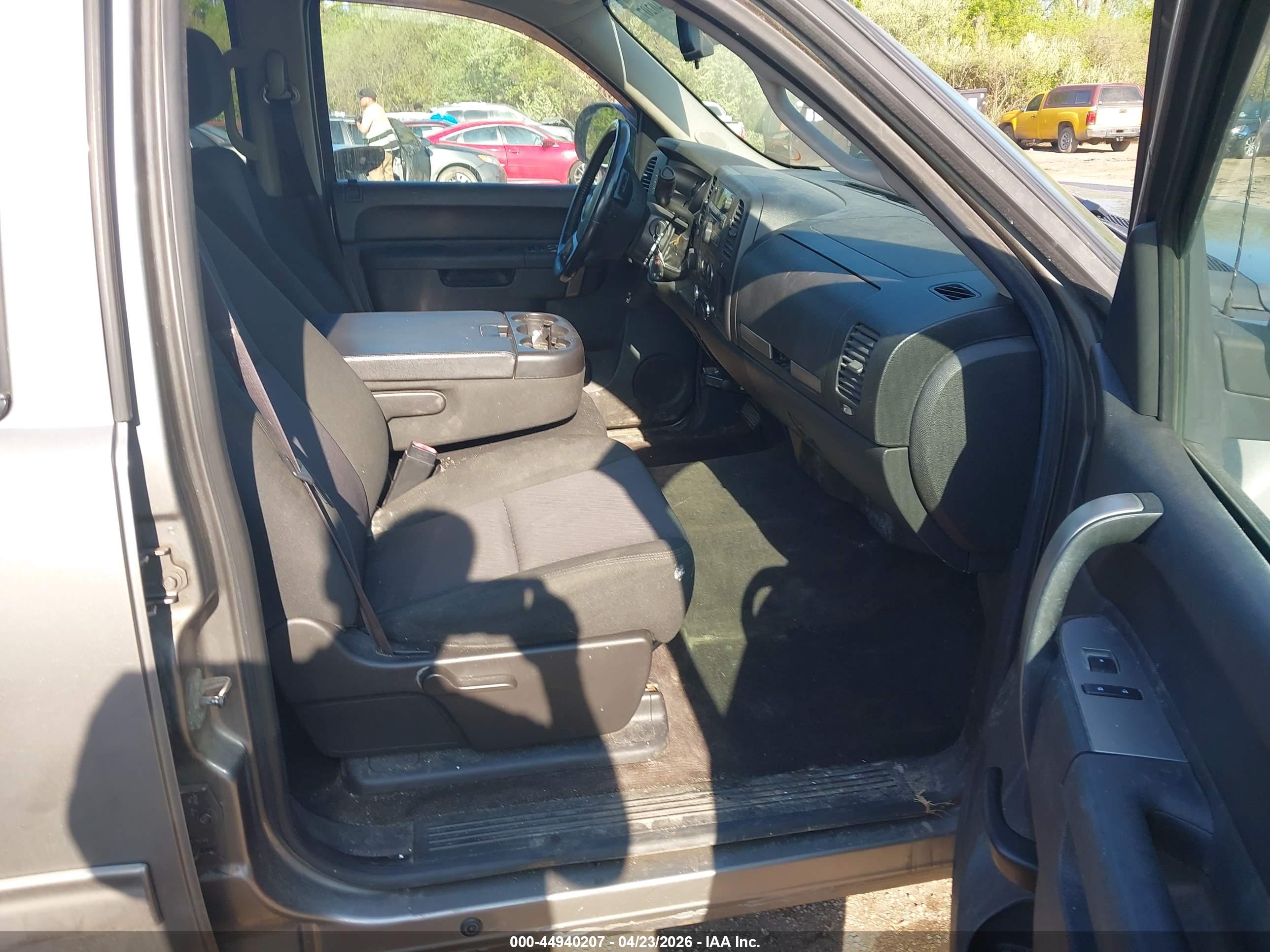 GMC SIERRA image 5