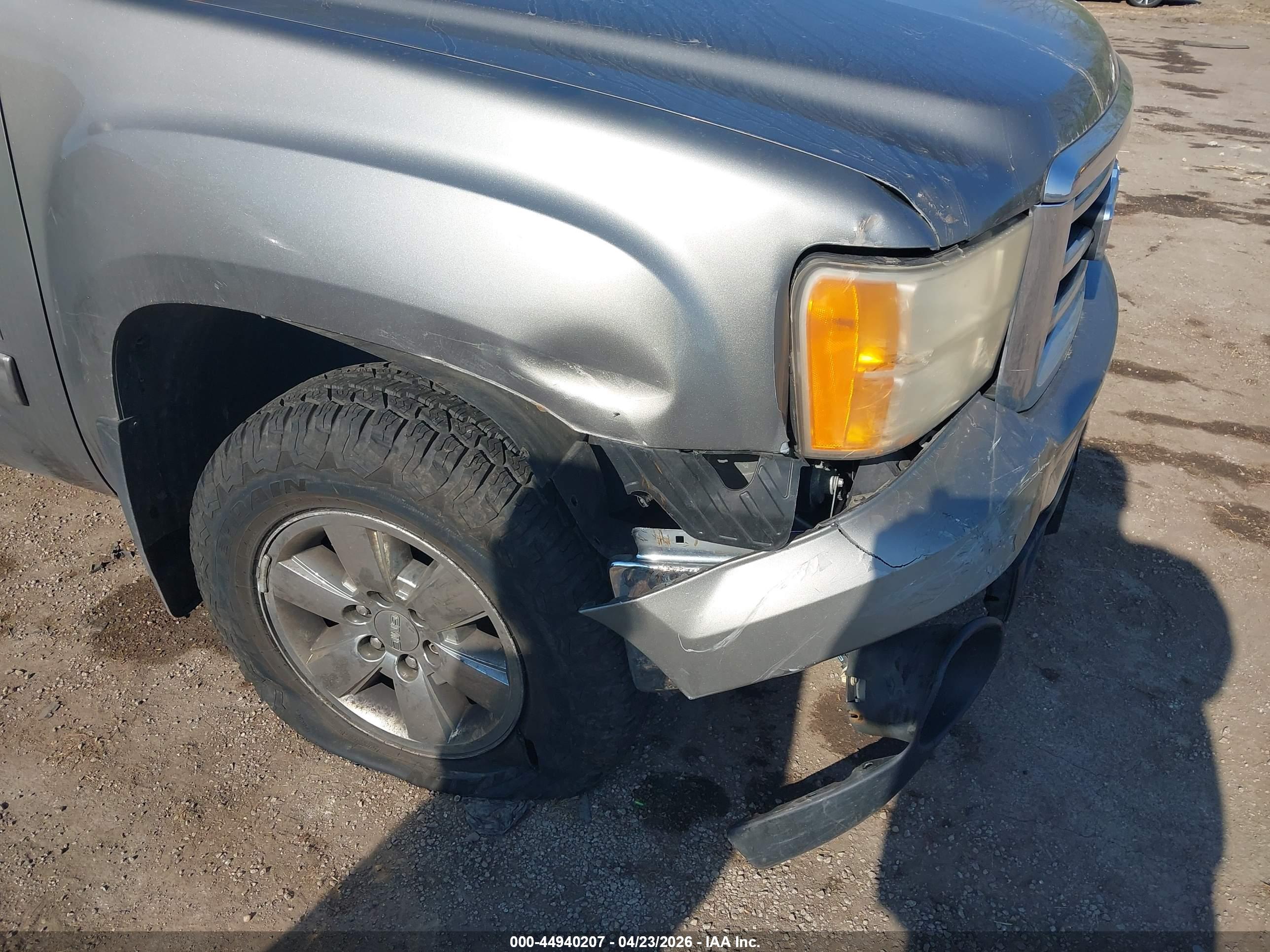 GMC SIERRA image 6