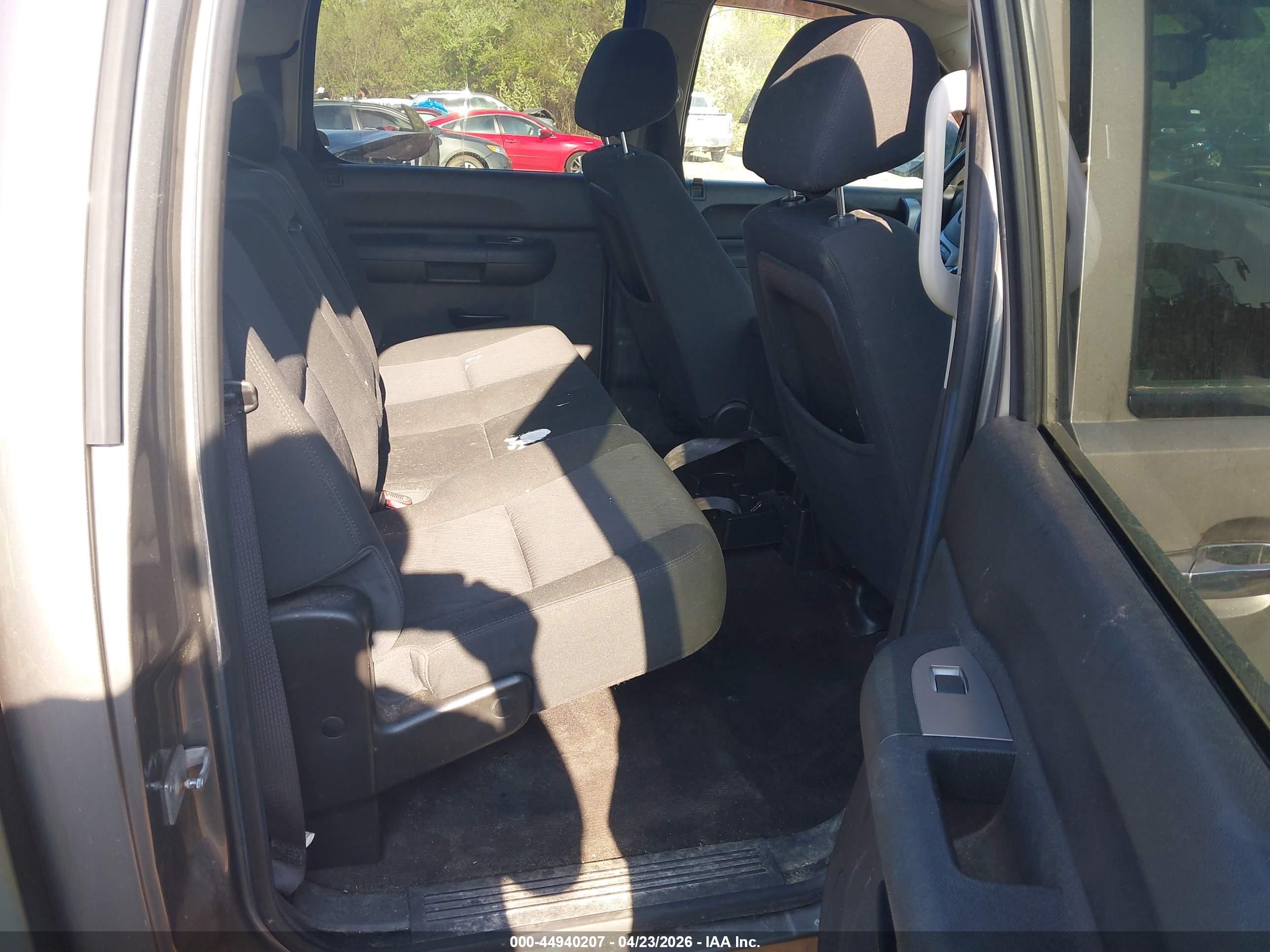 GMC SIERRA image 8