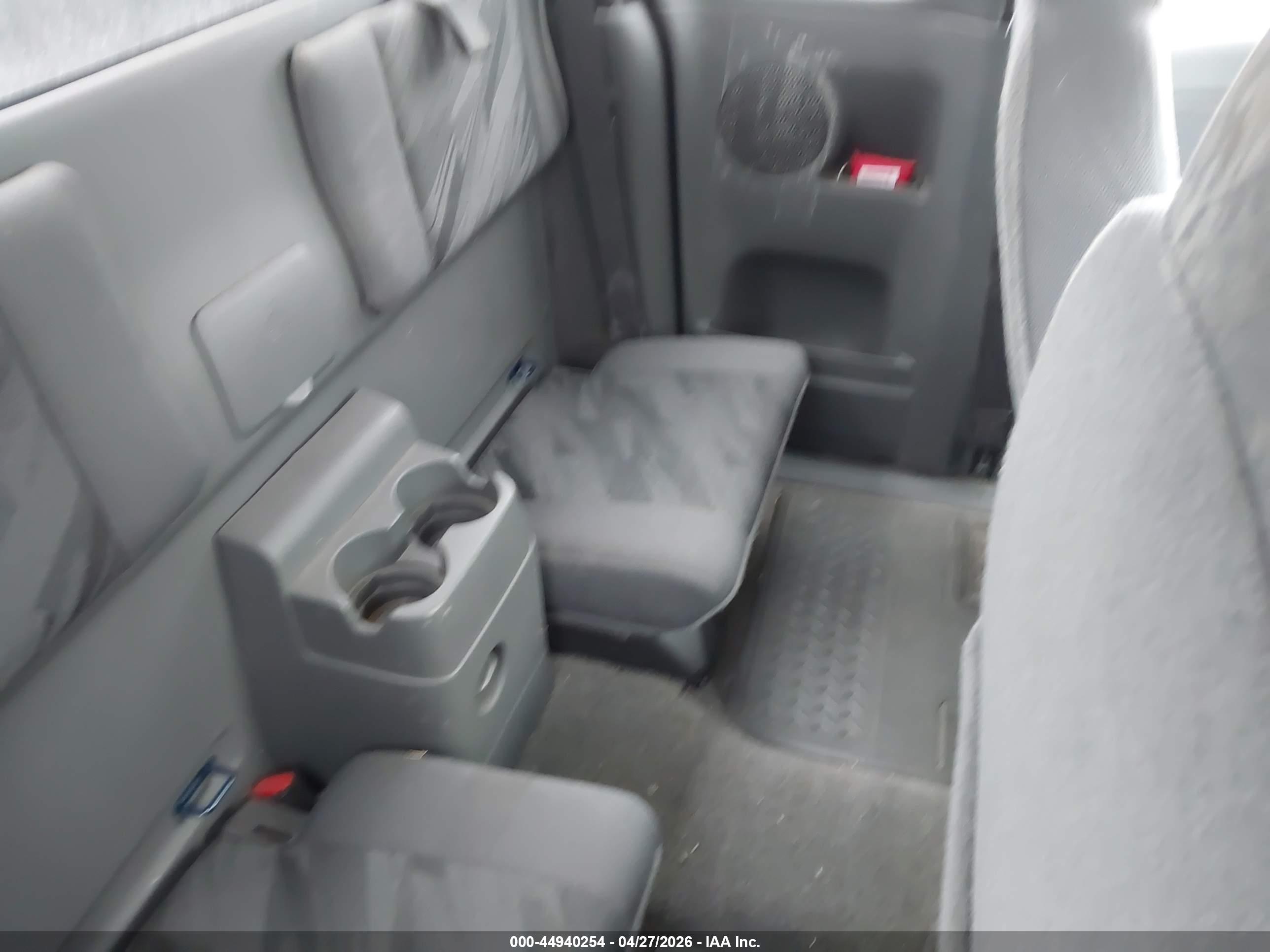 CHEVROLET COLORADO image 8