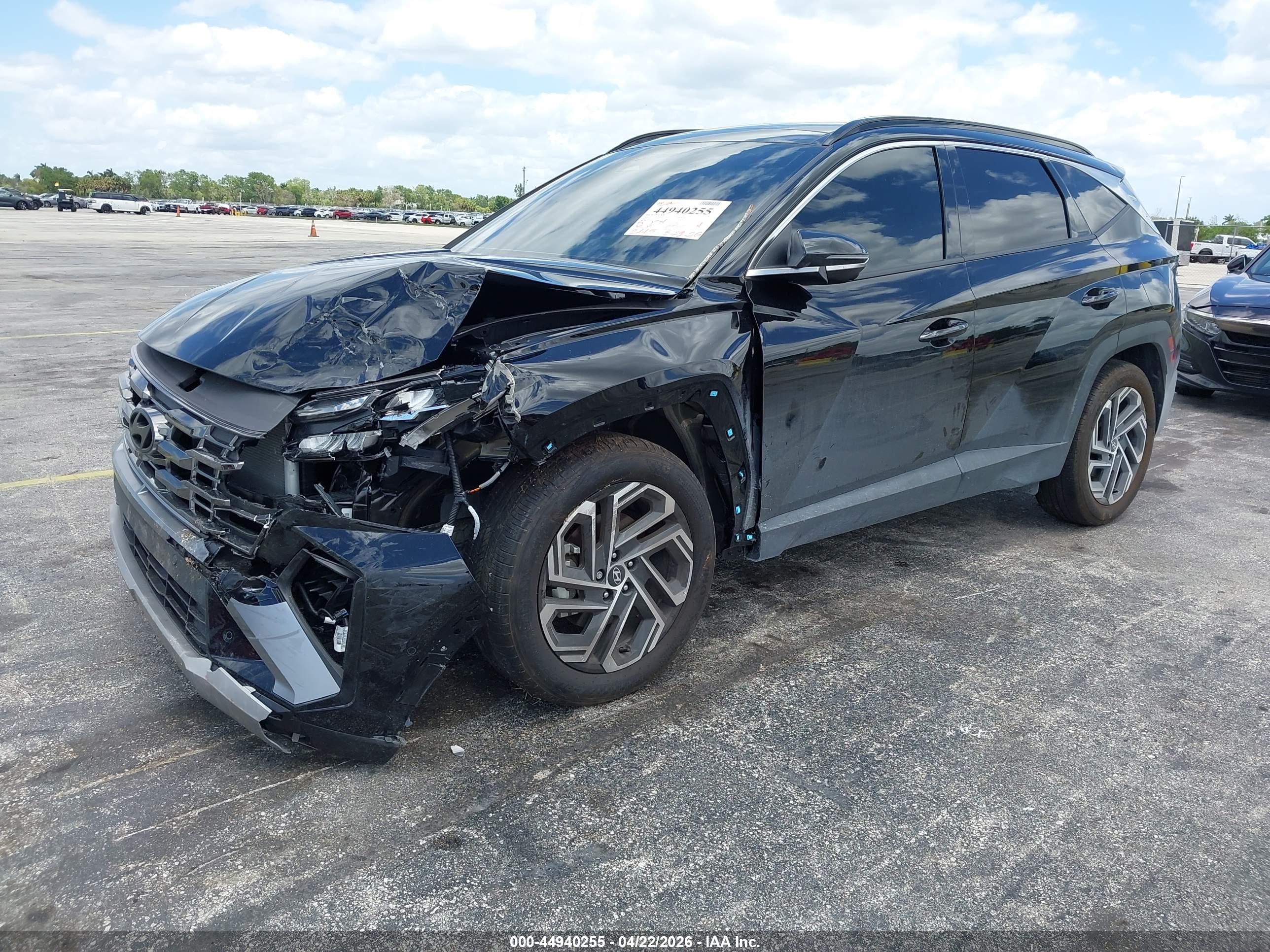 HYUNDAI TUCSON image 2