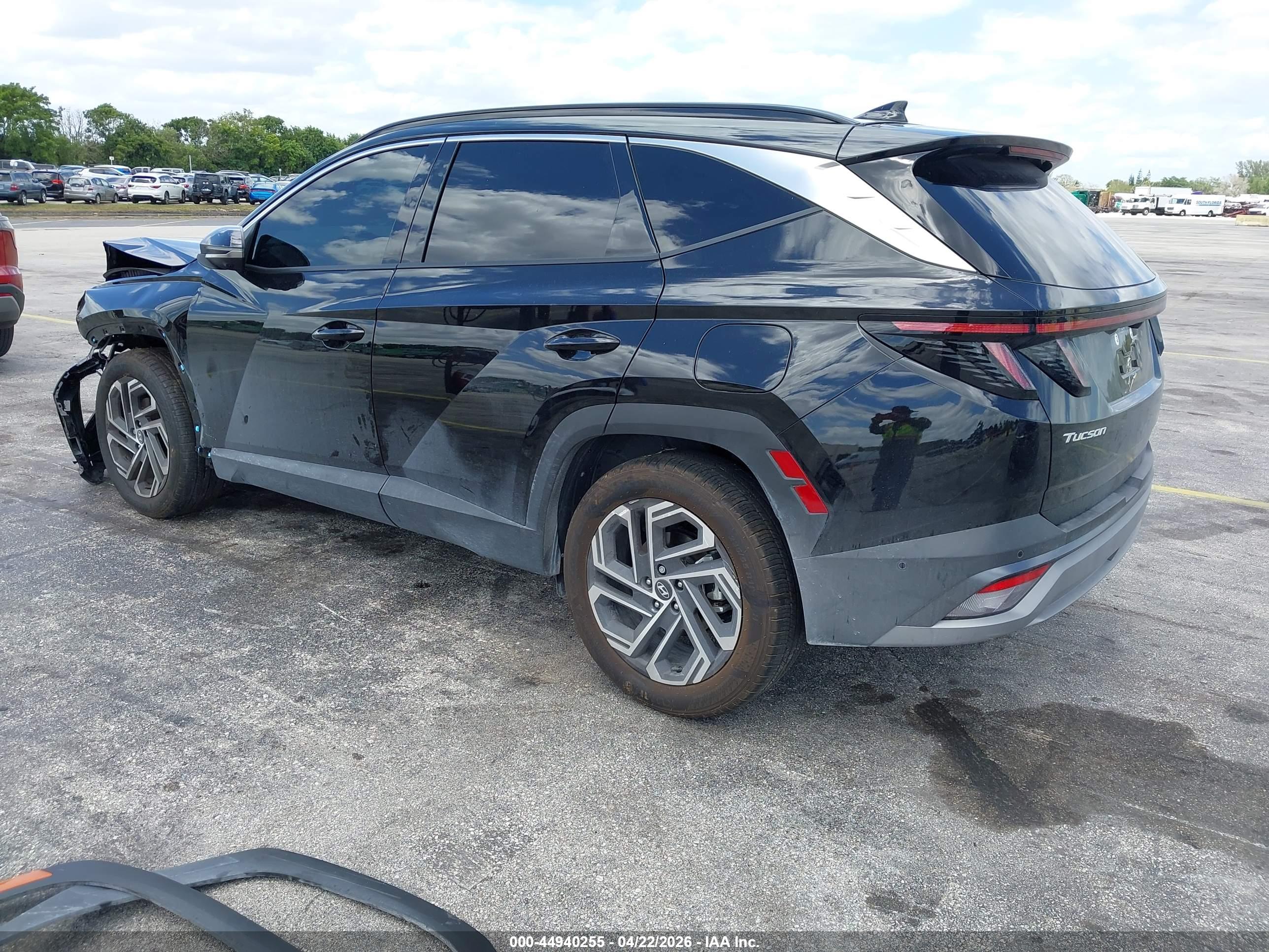 HYUNDAI TUCSON image 3