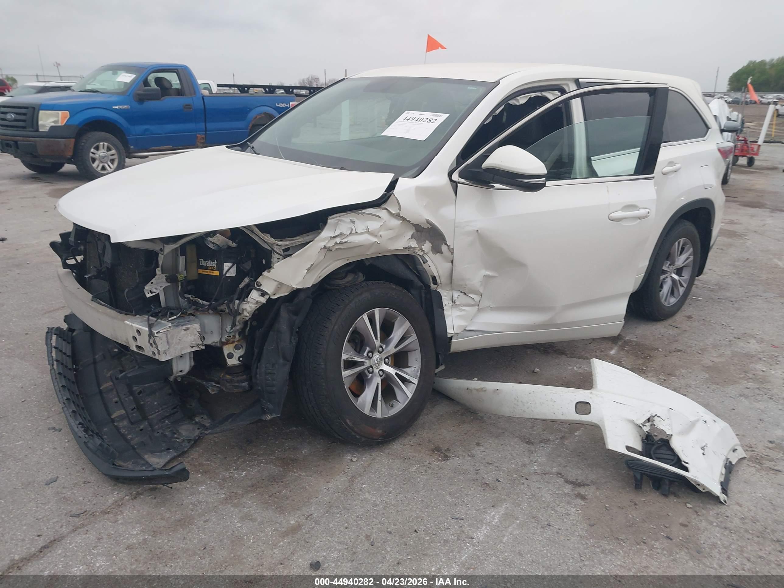 TOYOTA HIGHLANDER image 2