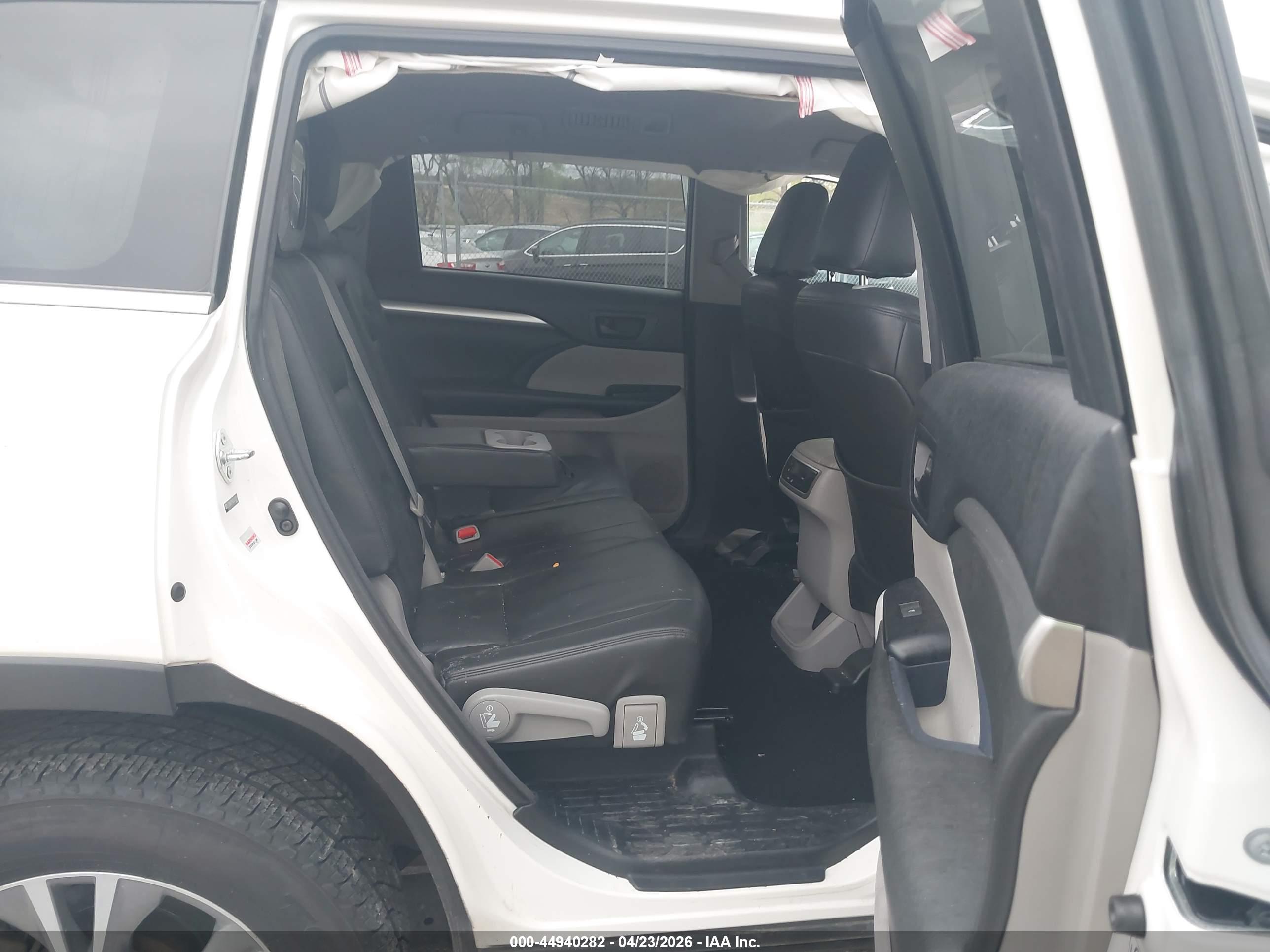 TOYOTA HIGHLANDER image 8
