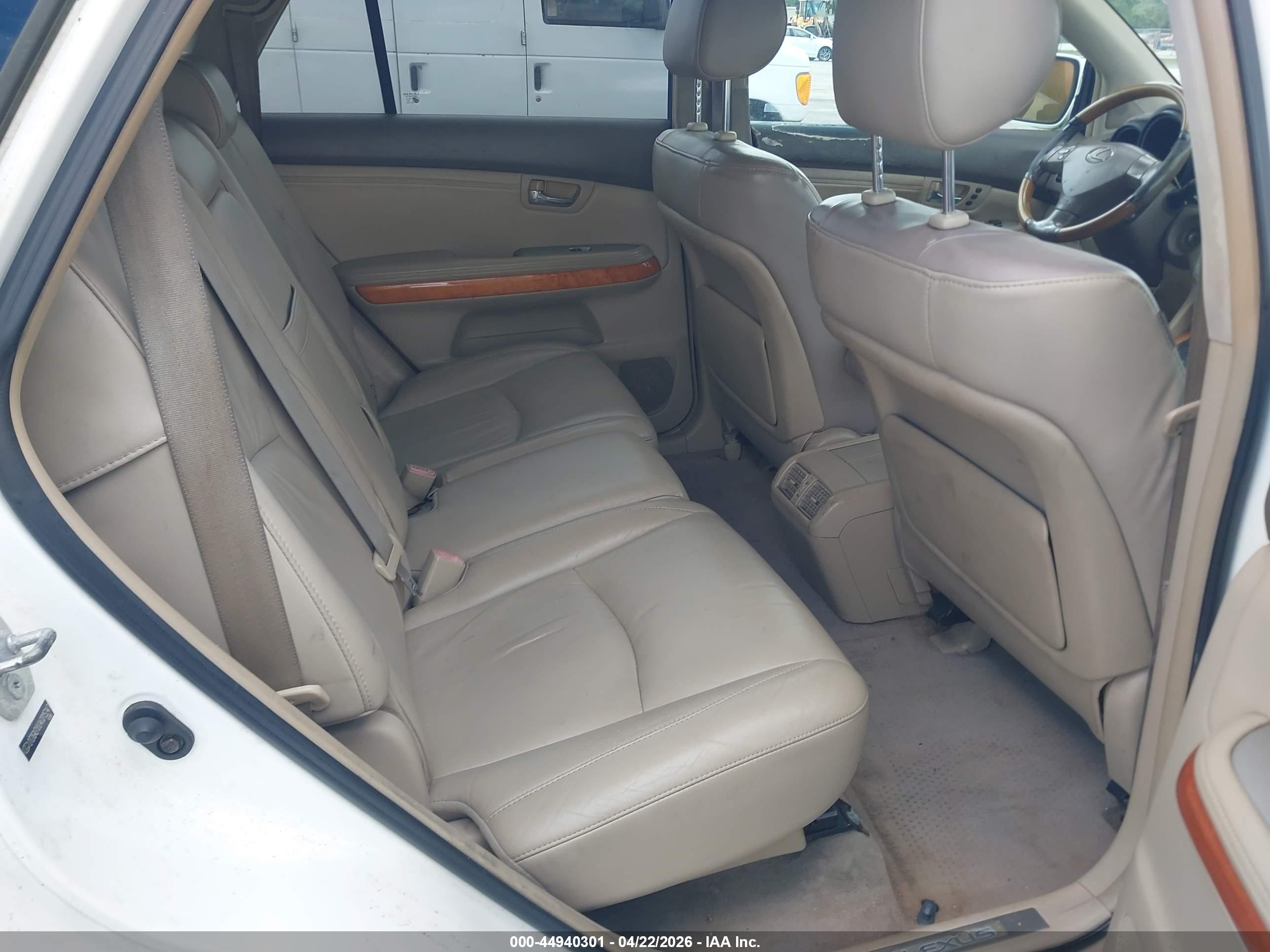 LEXUS RX image 8