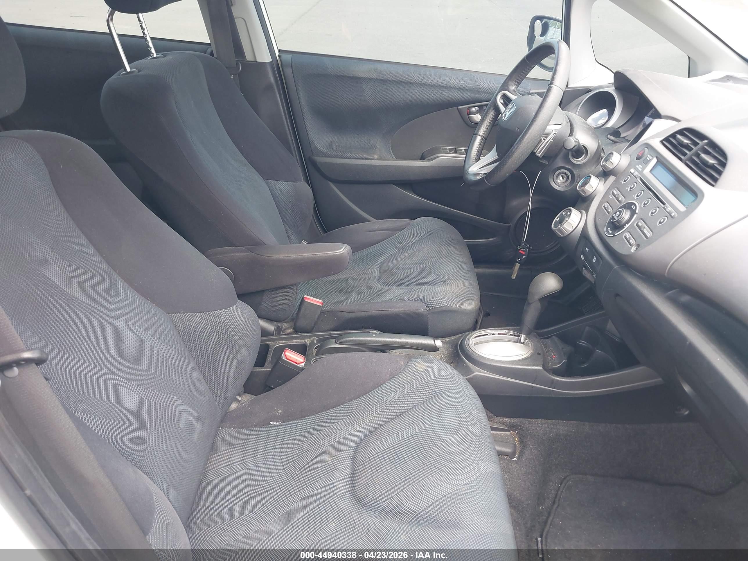 HONDA FIT image 5