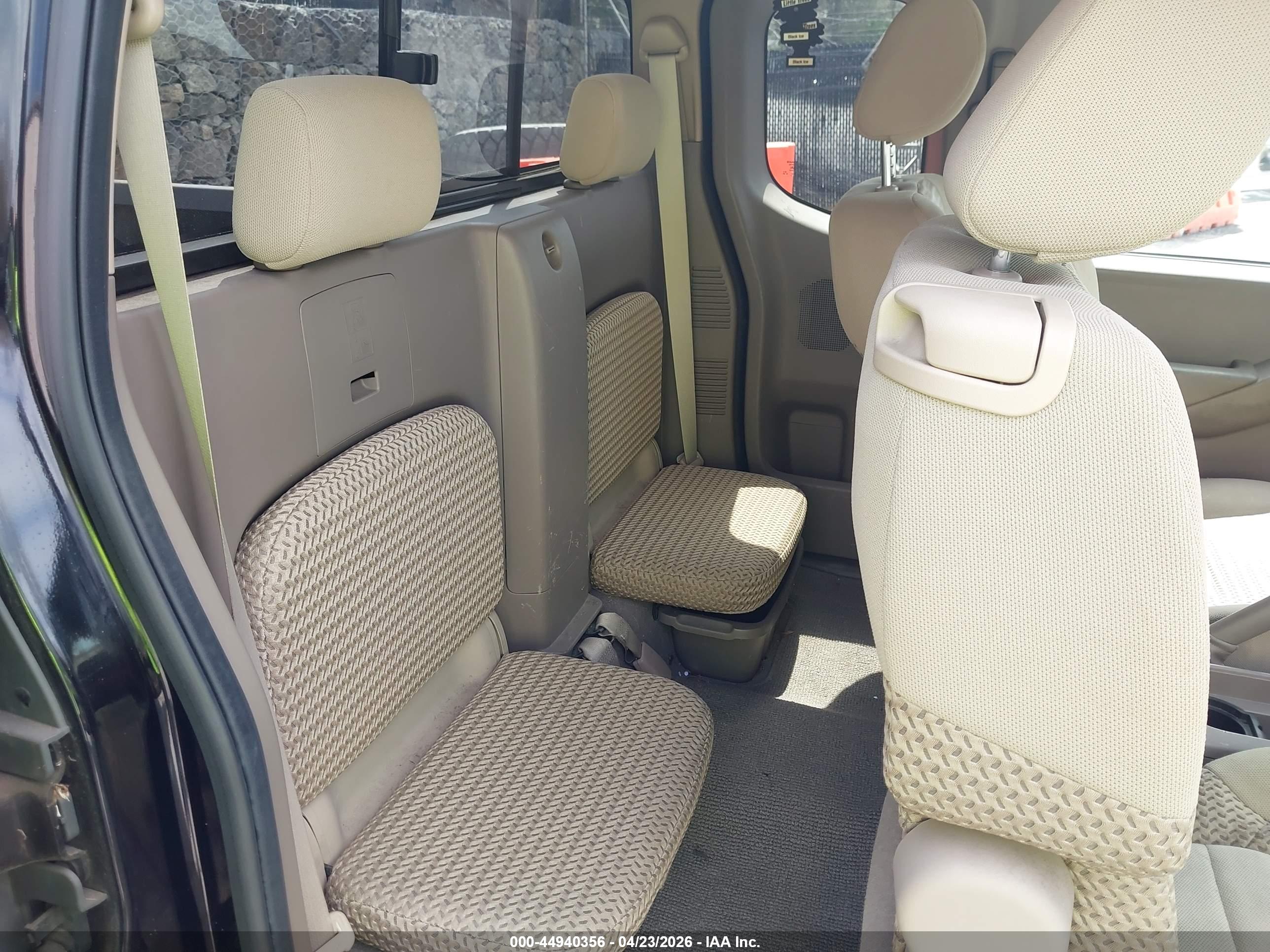 NISSAN FRONTIER image 8