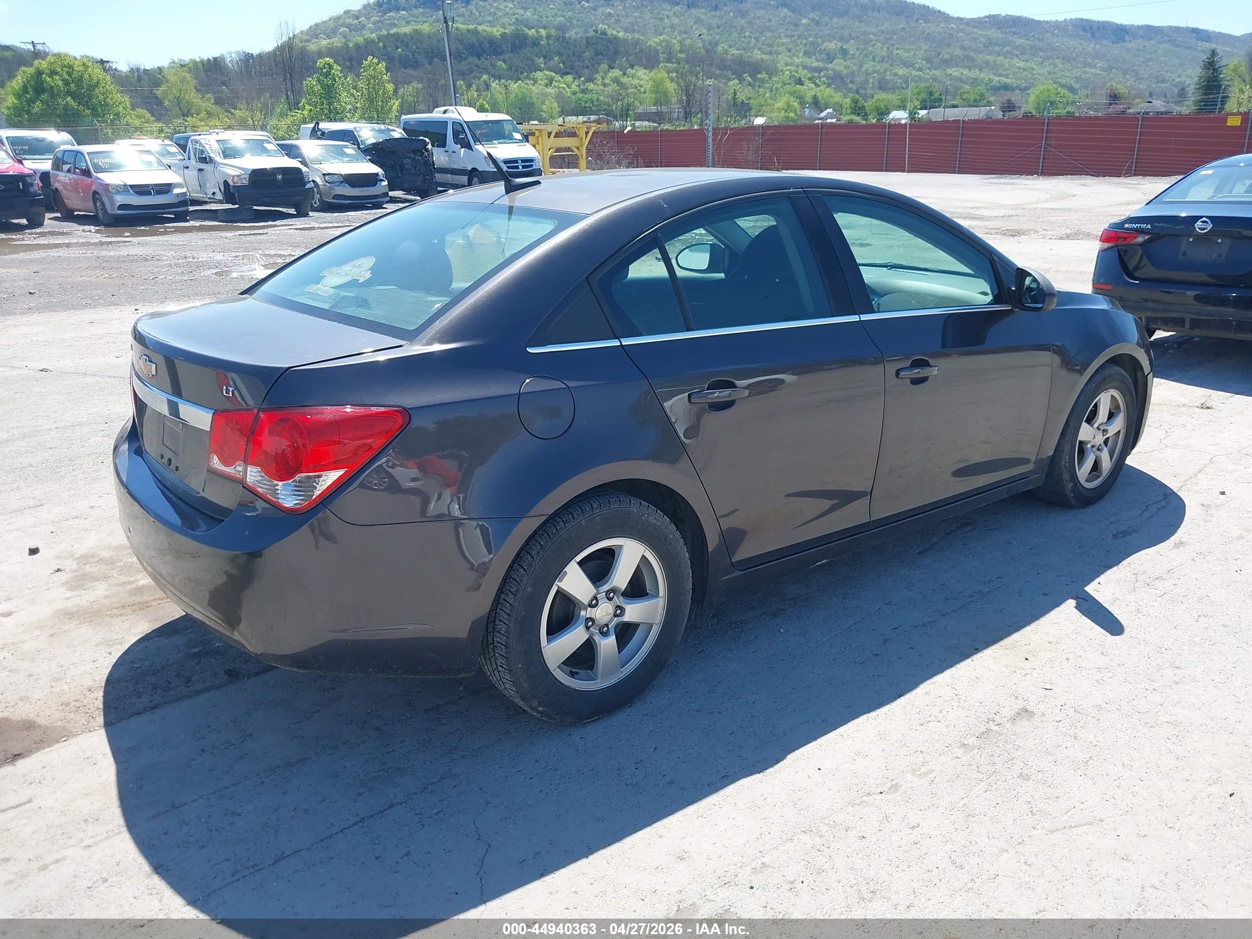 CHEVROLET CRUZE image 4
