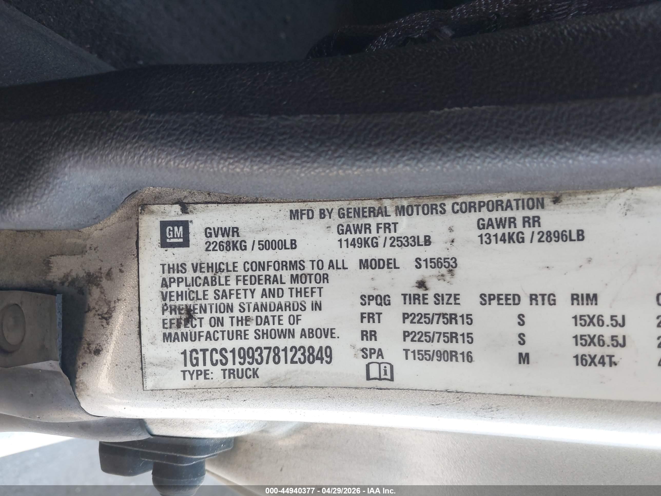GMC CANYON image 9
