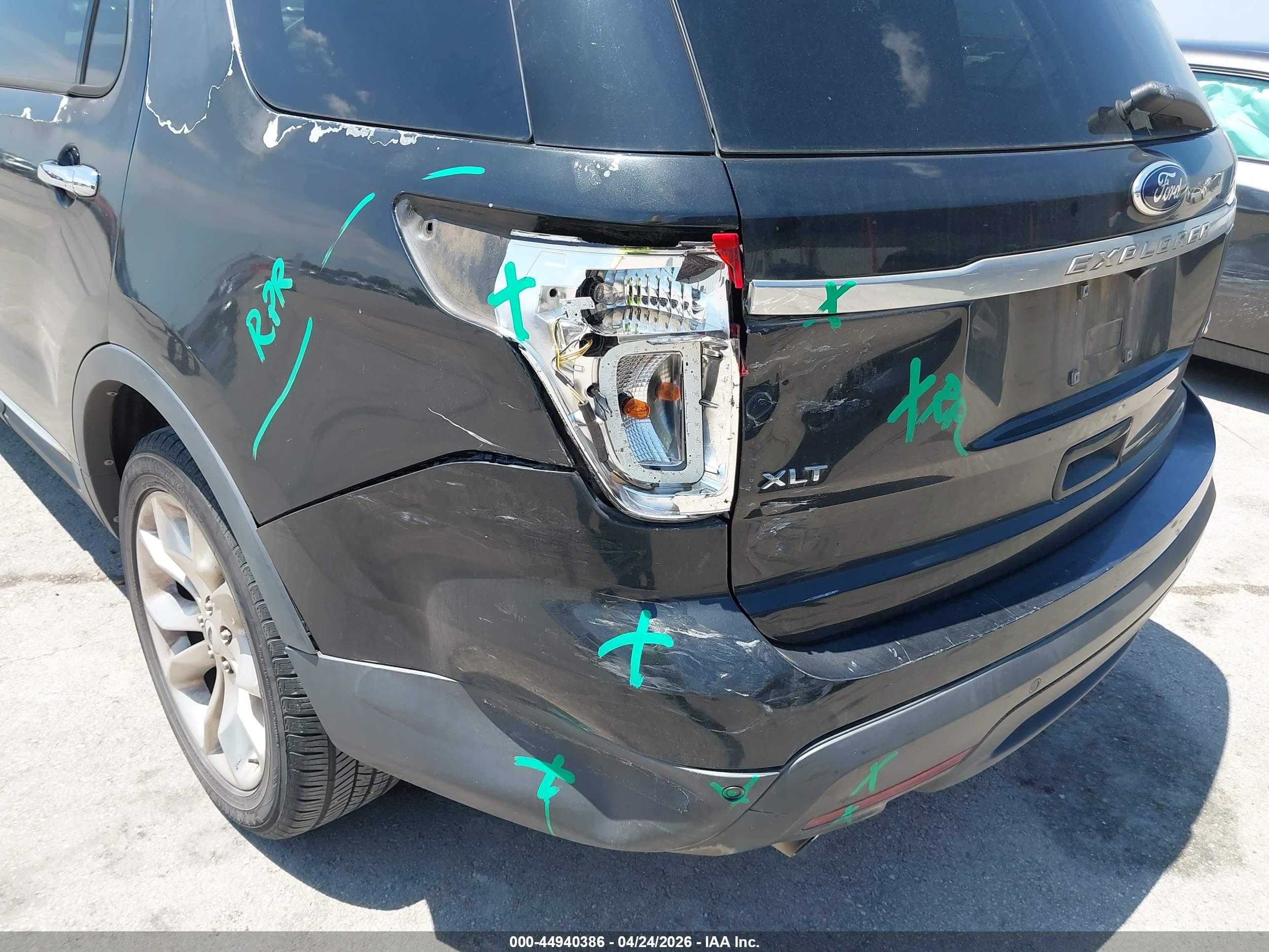 FORD EXPLORER image 6