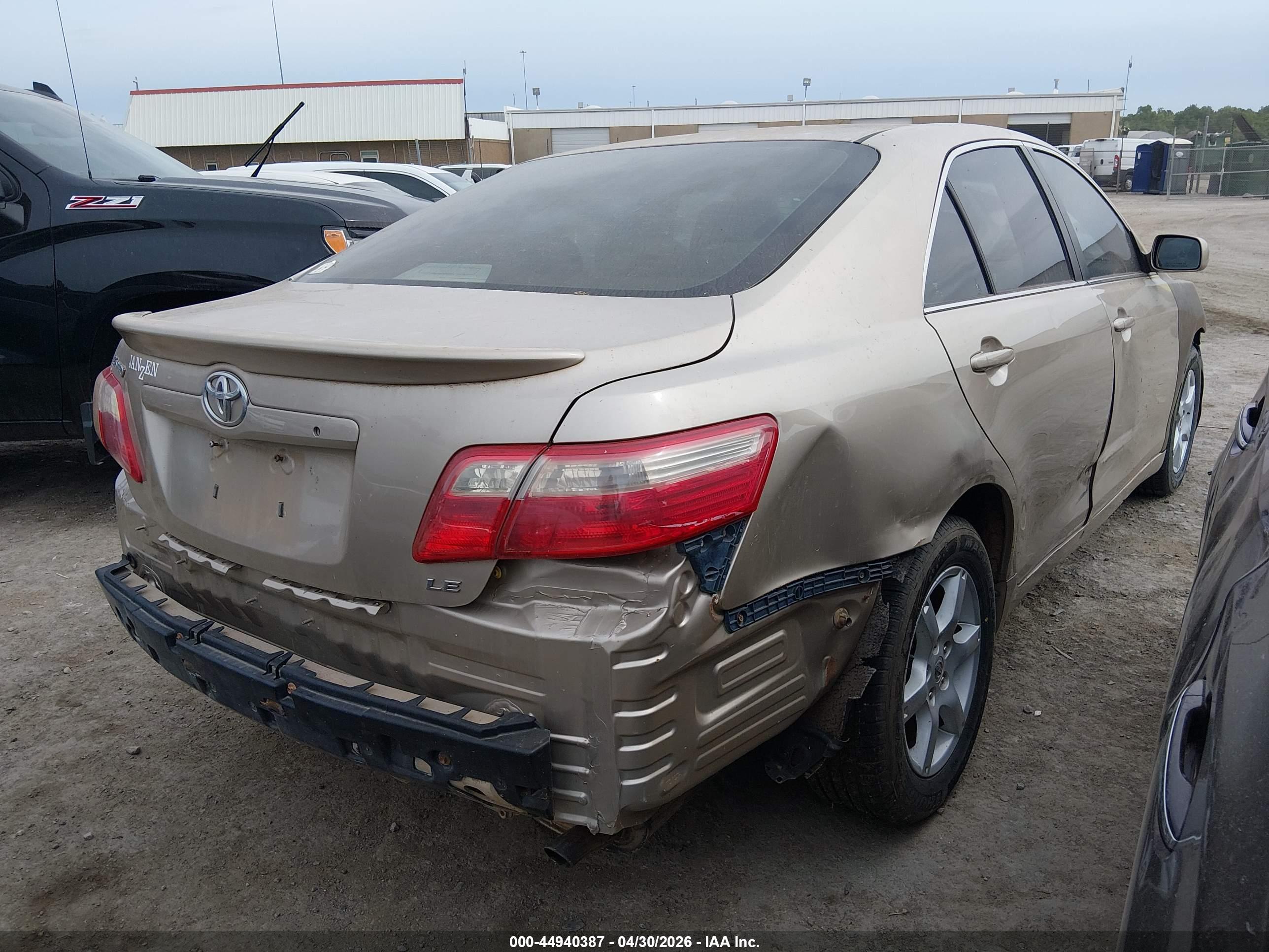 TOYOTA CAMRY image 4
