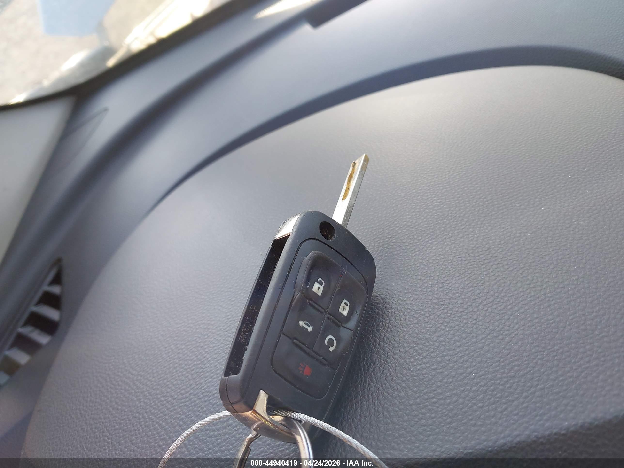 CHEVROLET EQUINOX image 11